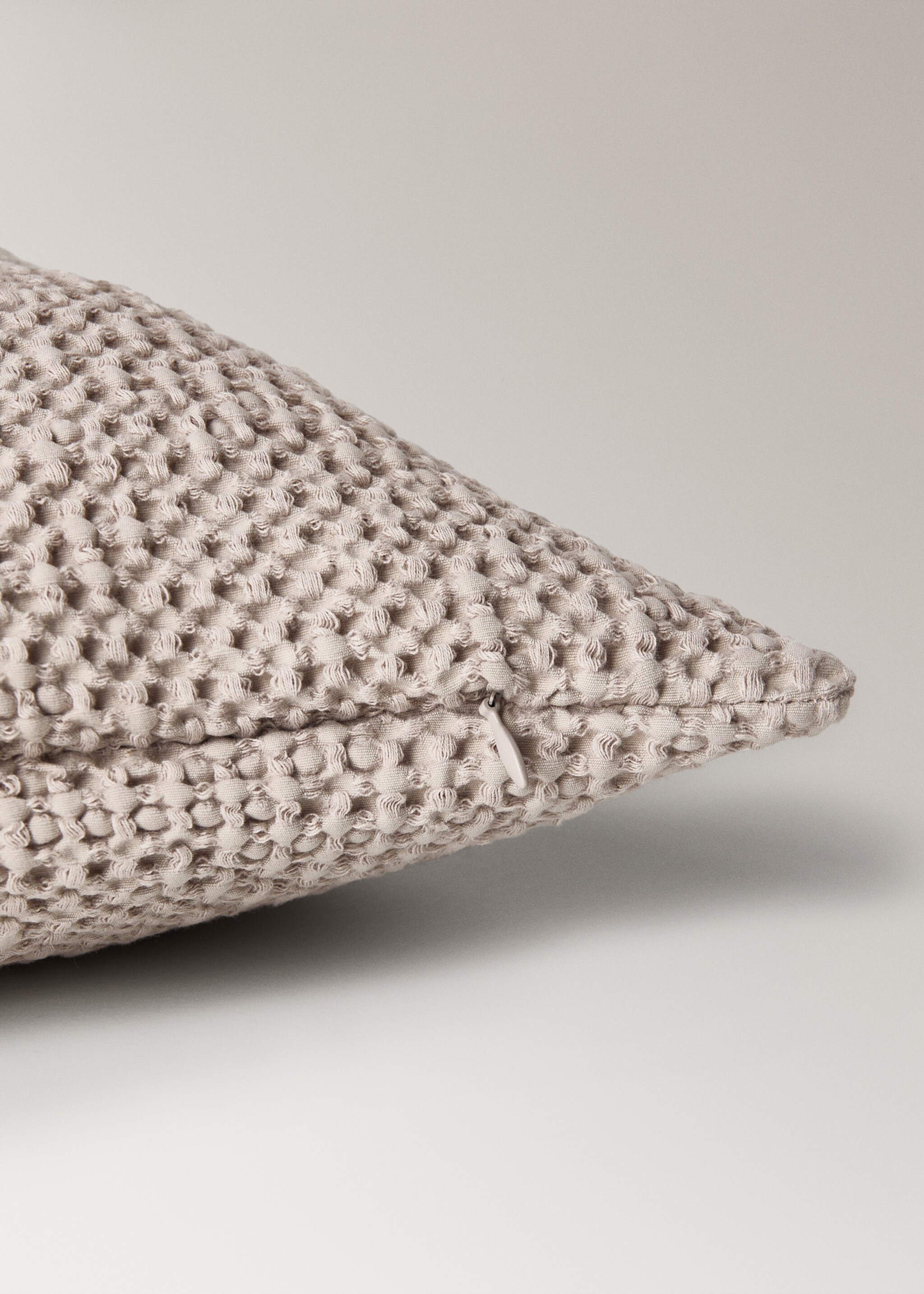 Children’s waffle-cotton garment-dyed cushion cover  40x40cm - Details of the article 3, Medium Brown. Ref: 17091545-00.