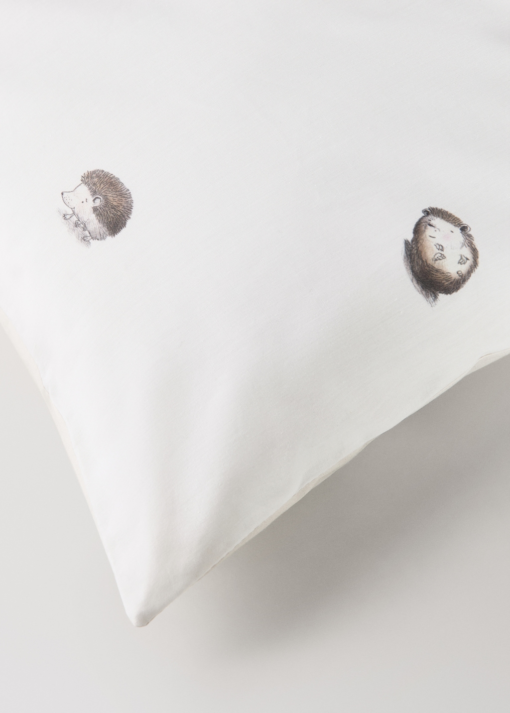 Percale cotton duvet cover with hedgehog print for crib