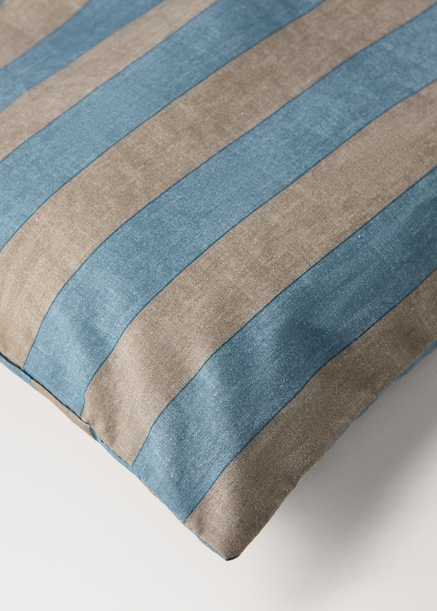 Kodak-striped duvet cover for cot - Details of the article 2