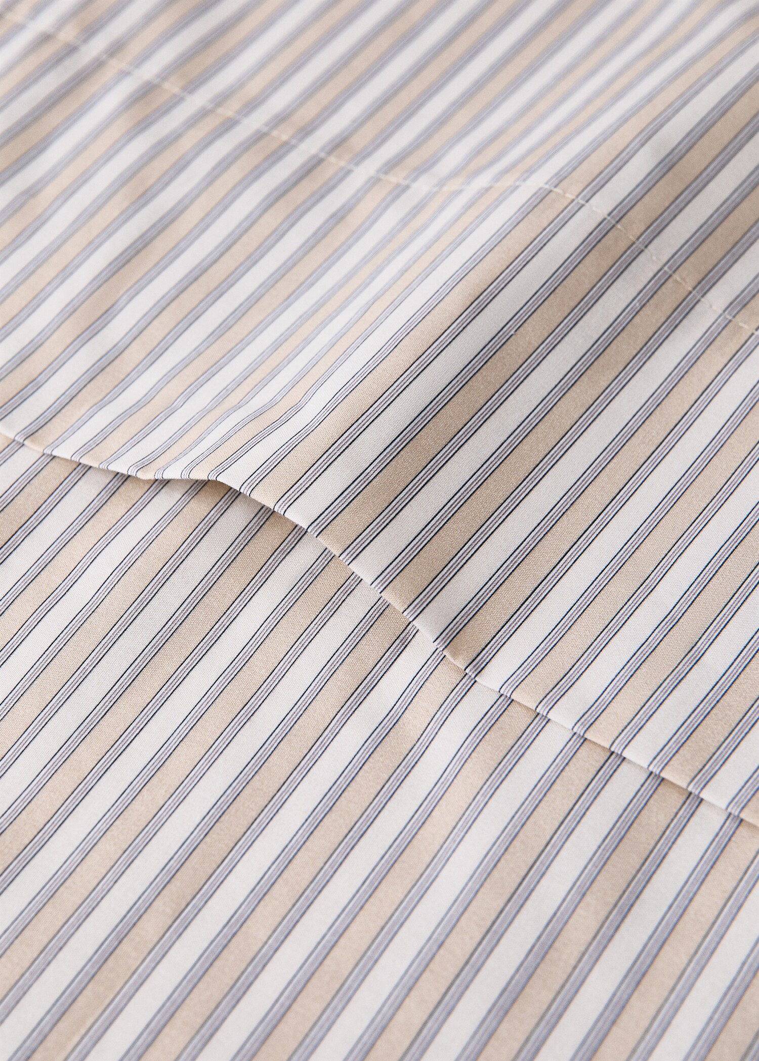 Cot bed top sheet in fine striped printed cotton percale - Details of the article 1