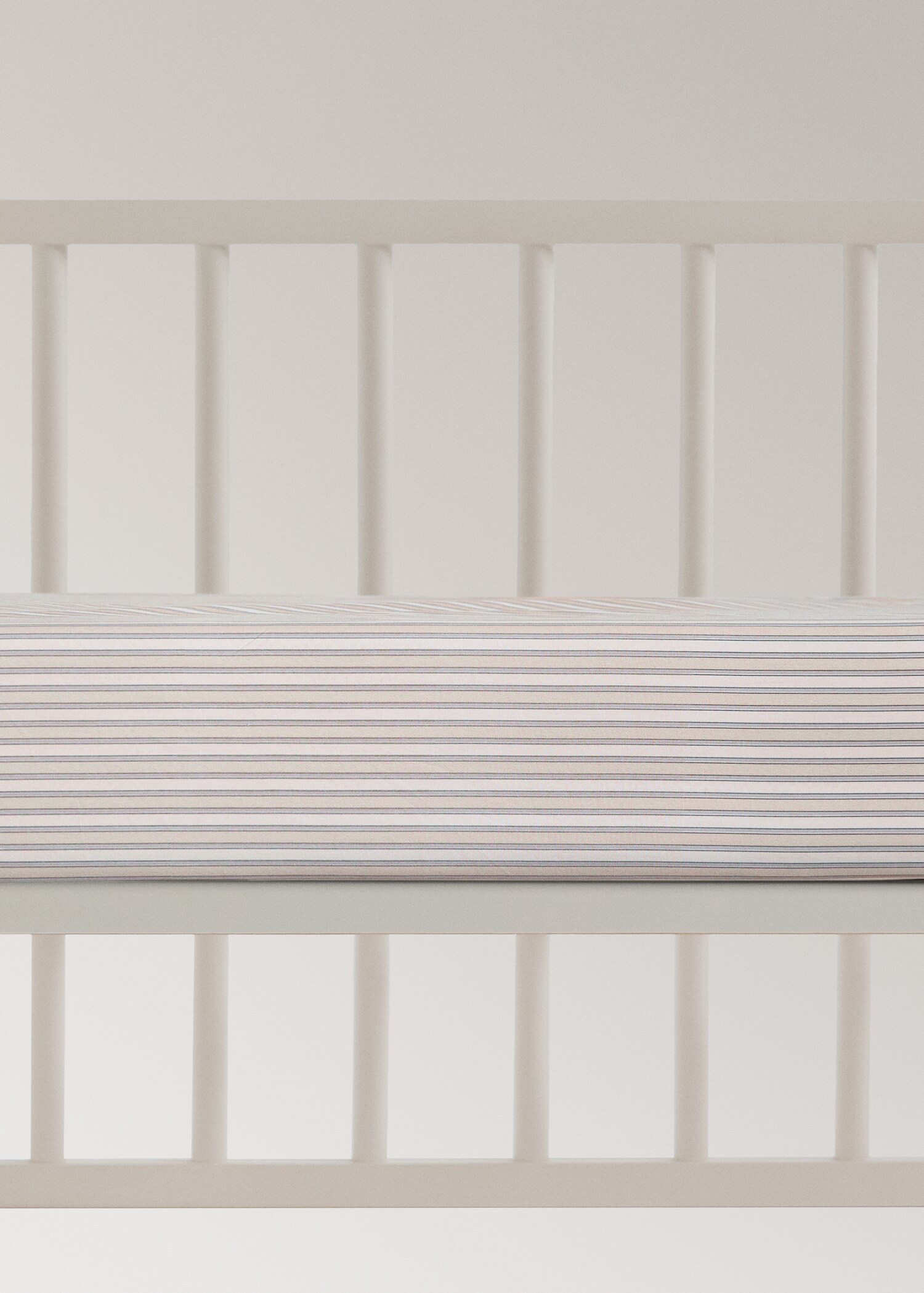 Cot bed fitted sheet in fine striped percale cotton - Article without model