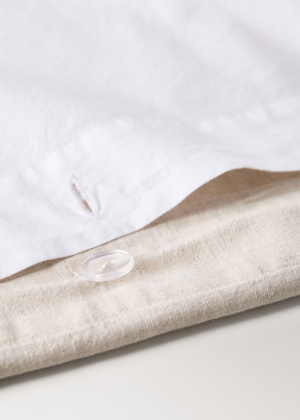 Cotton and linen duvet cover with embroidered hedgehogs for cot