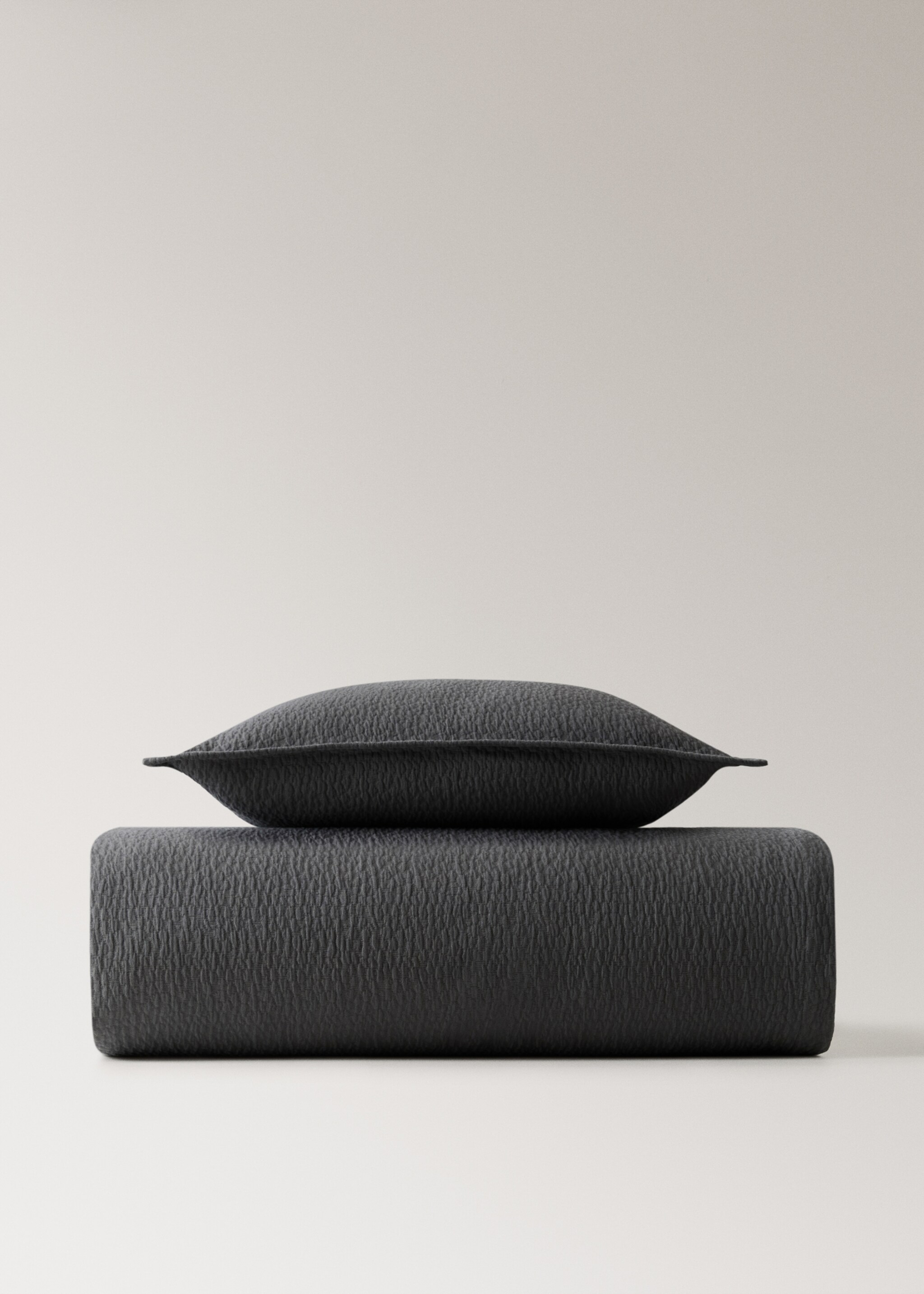Garment-dyed textured cotton bedspread for 150/160 cm bed - Details of the article 3, Charcoal. Ref: 17091556-00.