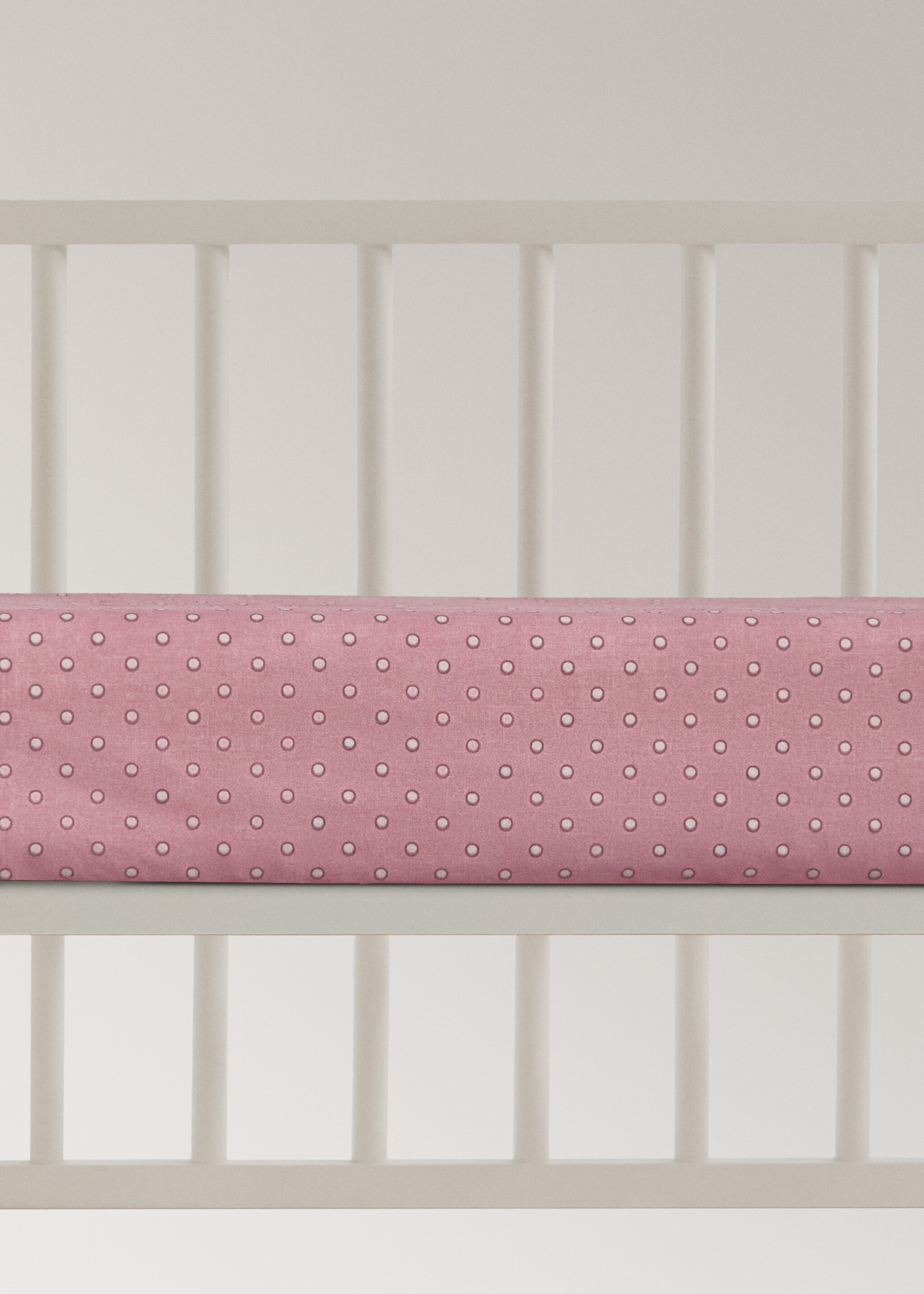 Cotton polka-dot fitted sheet for cot - Article without model, Pink. Ref: 17091558-00.