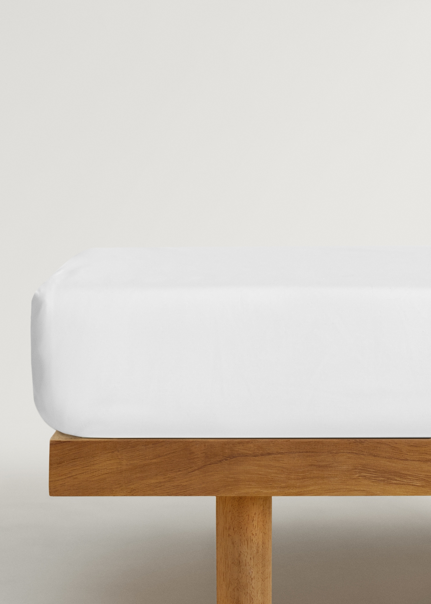 Percale cotton bottom sheet with picueta detail for cot - Article without model