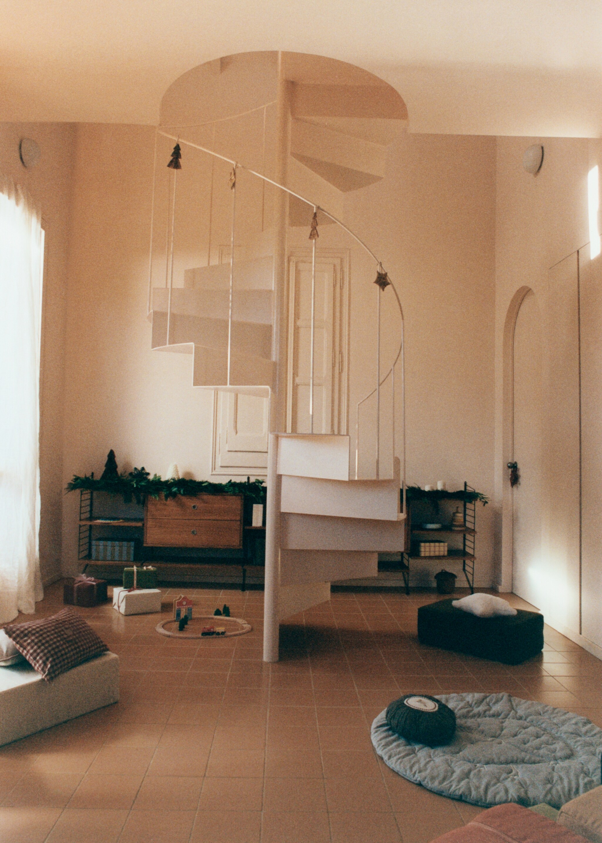 Children's quilted hedgehog rug - Details of the article 6, Grey. Ref: 17091568-00.