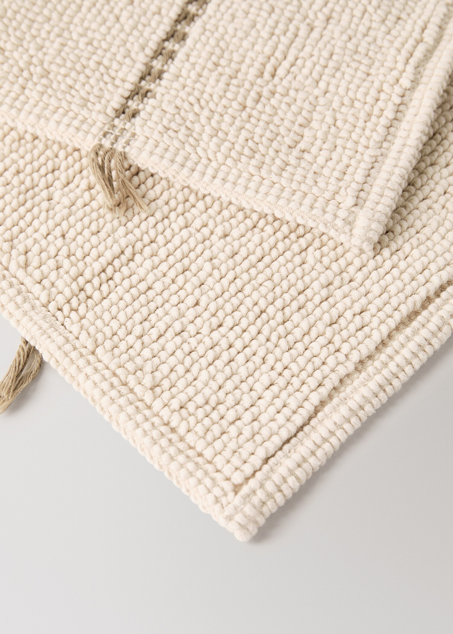Tapis de bain rayé avec détails de franges - Détail de l'article 2