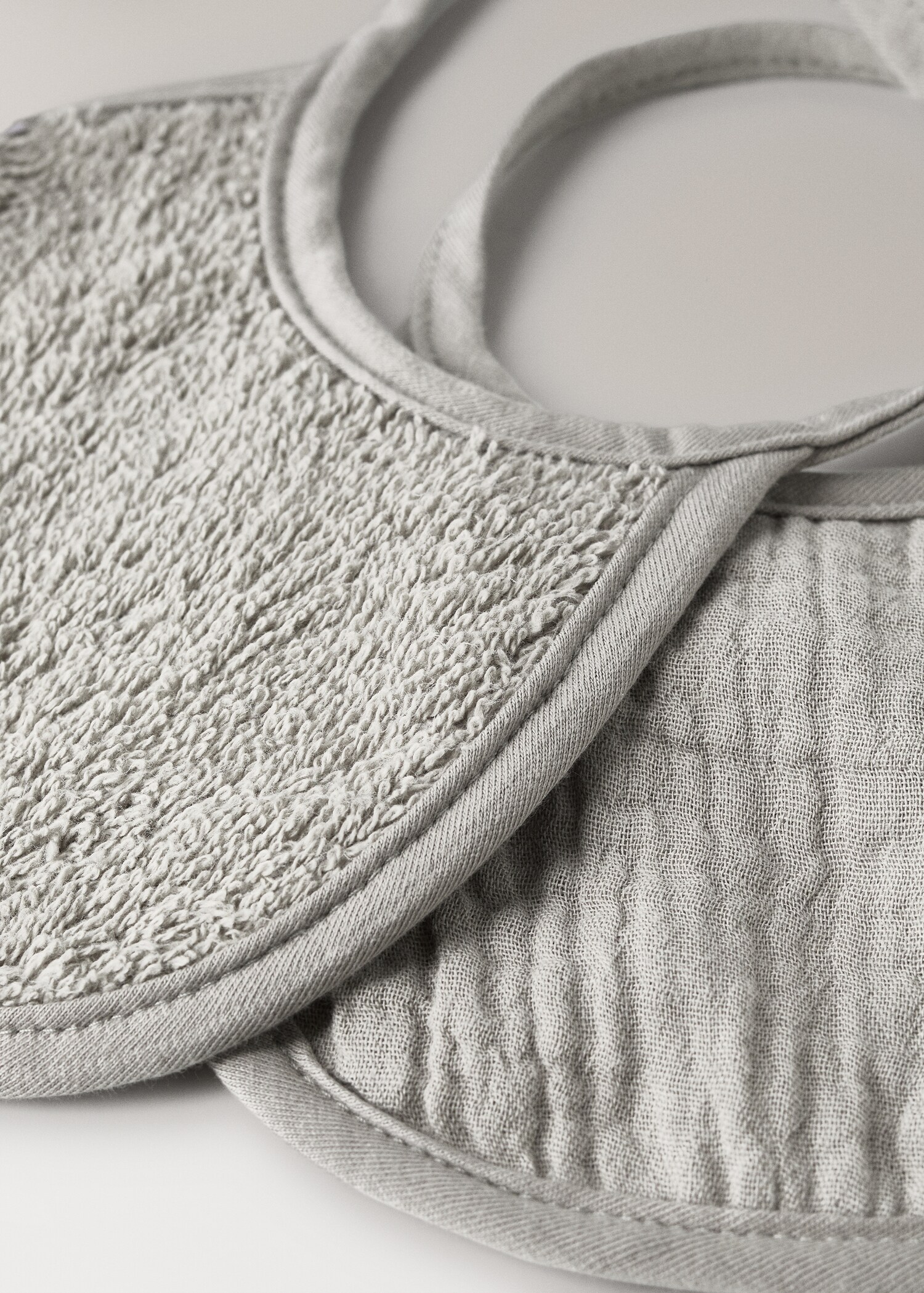 Lätzchen aus Baumwolle mit Chiffon - Detail des Artikels 1