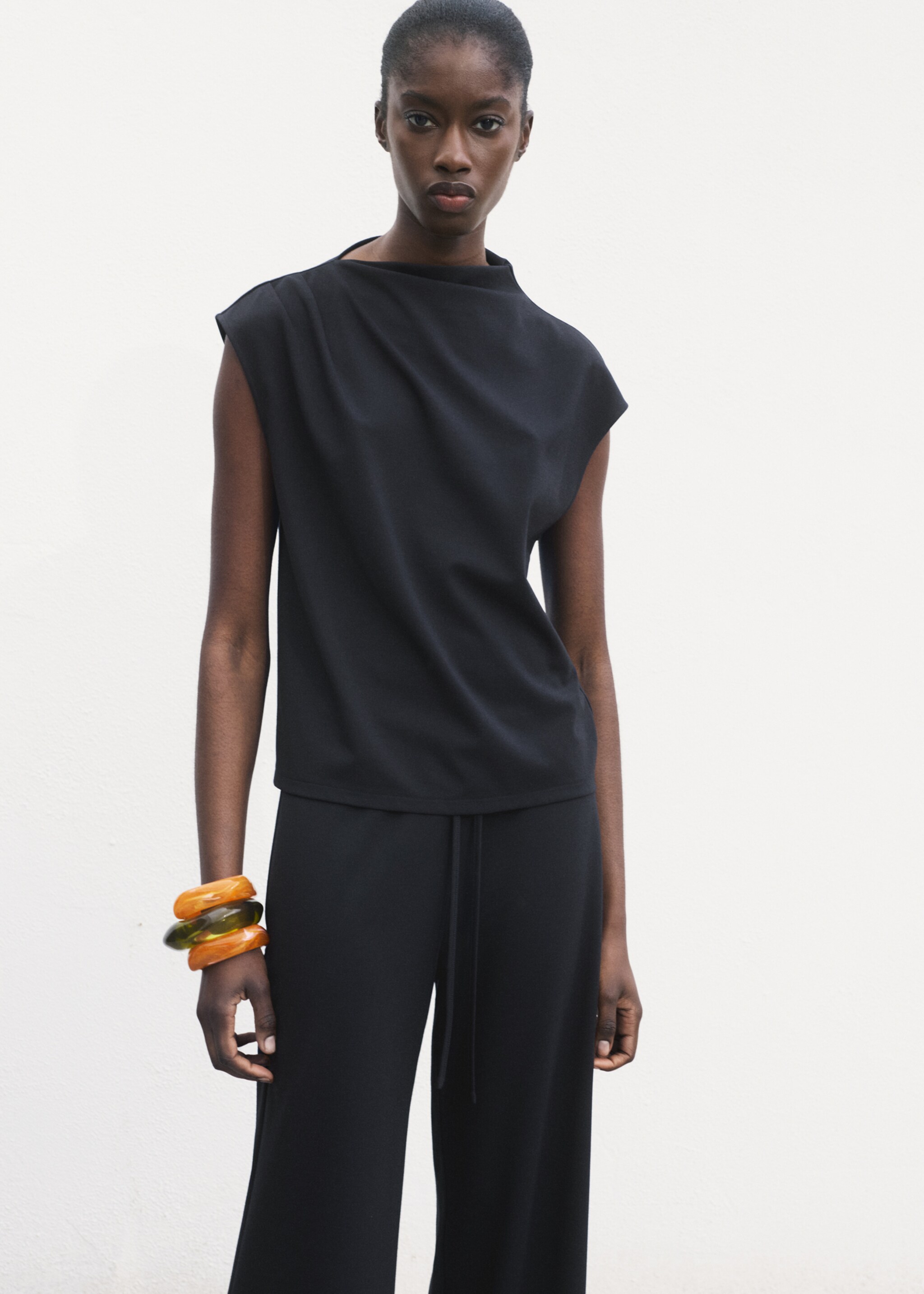 Wideleg trousers with elastic waist - Details of the article 1