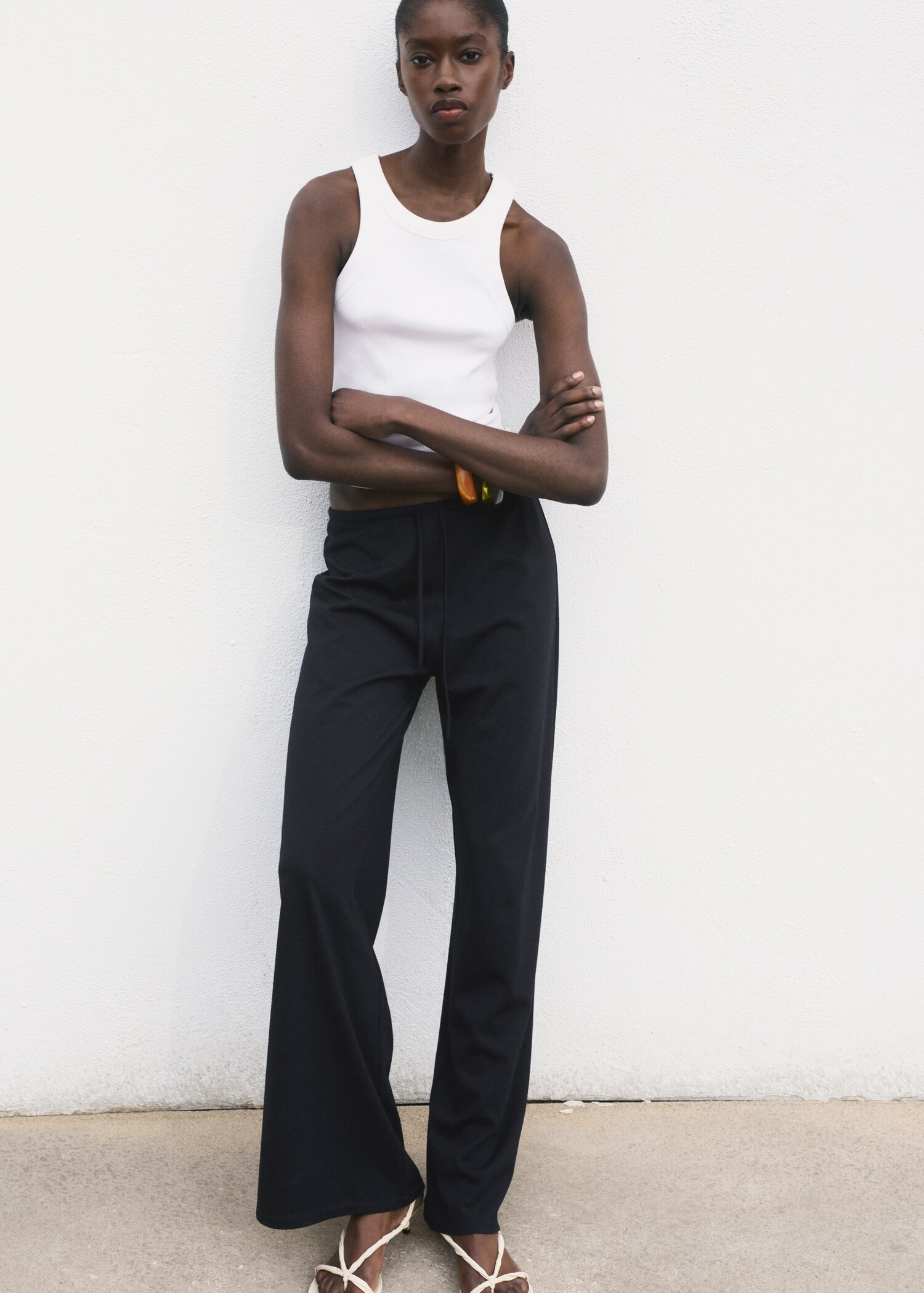 Wideleg trousers with elastic waist - Details of the article 2