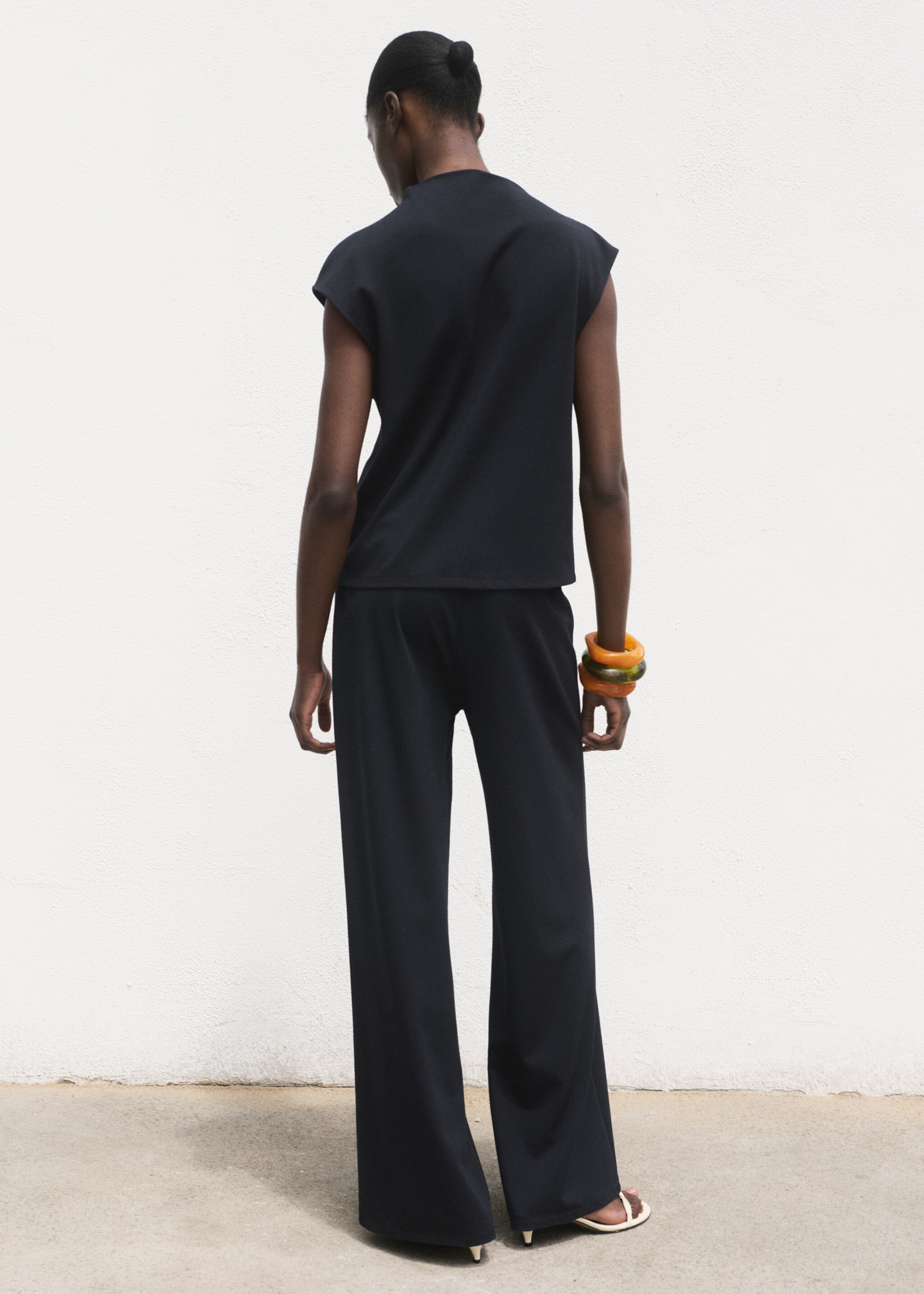 Wideleg trousers with elastic waist - Reverse of the article