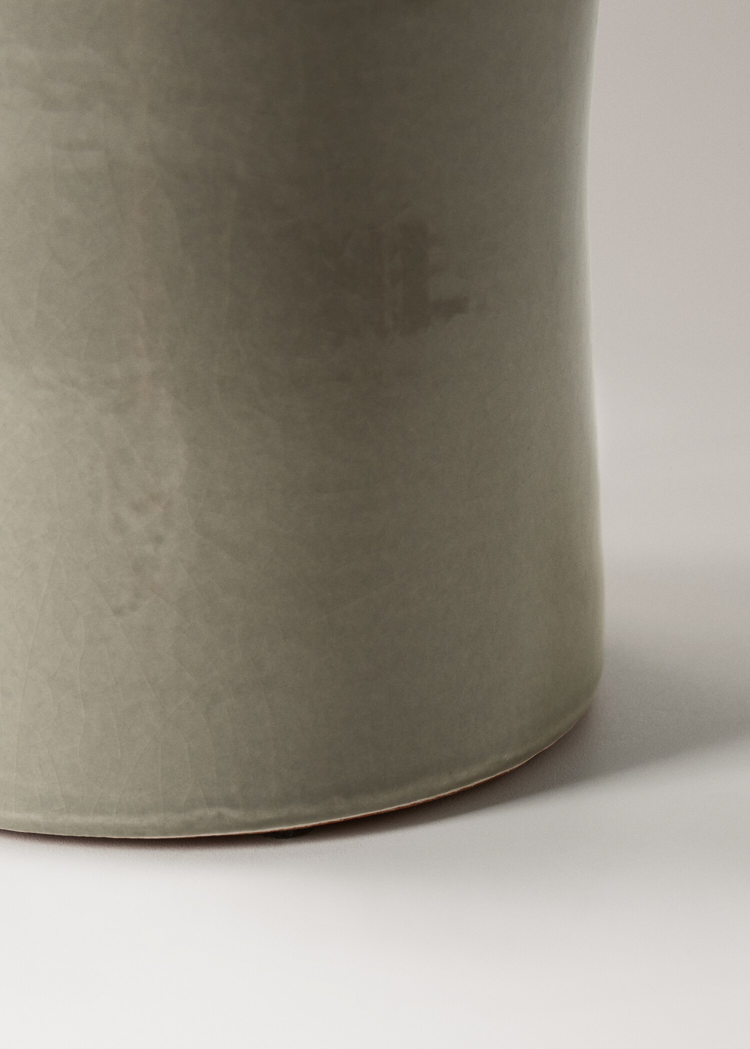 Small terracotta planter - Details of the article 2