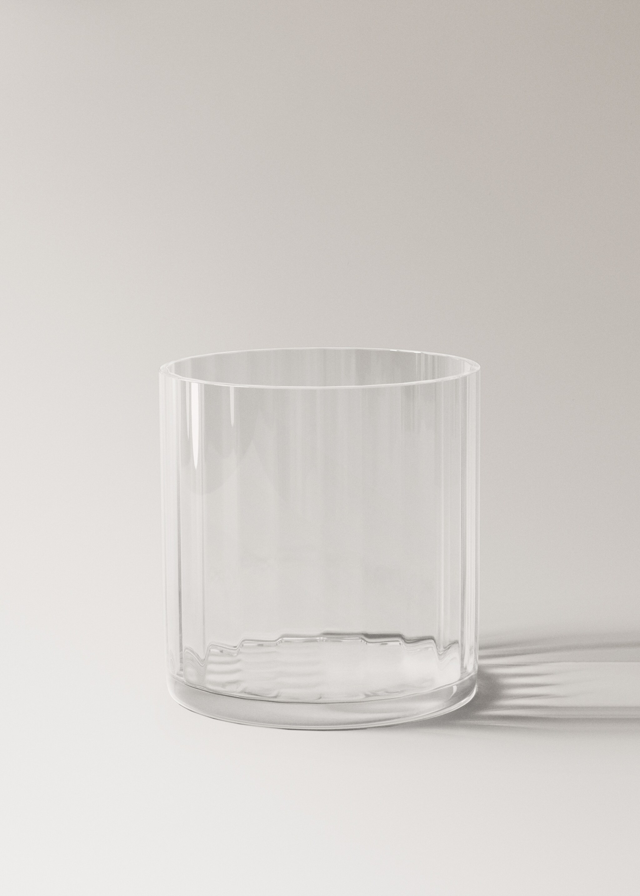 Hand-blown glass vase with stripes - Article without model, Ice Grey. Ref: 17091582-00.