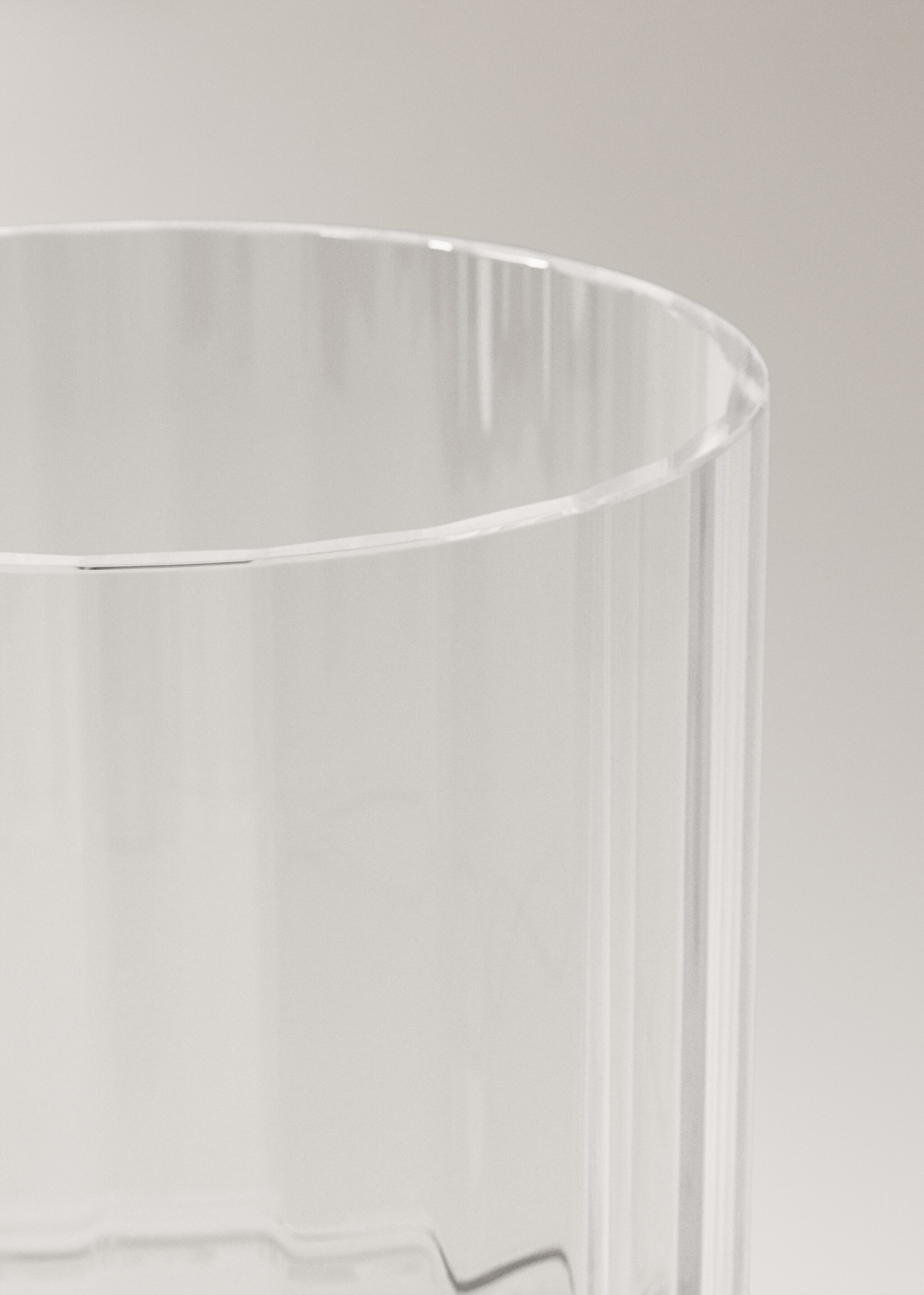 Hand-blown glass vase with stripes - Details of the article 1, Ice Grey. Ref: 17091582-00.