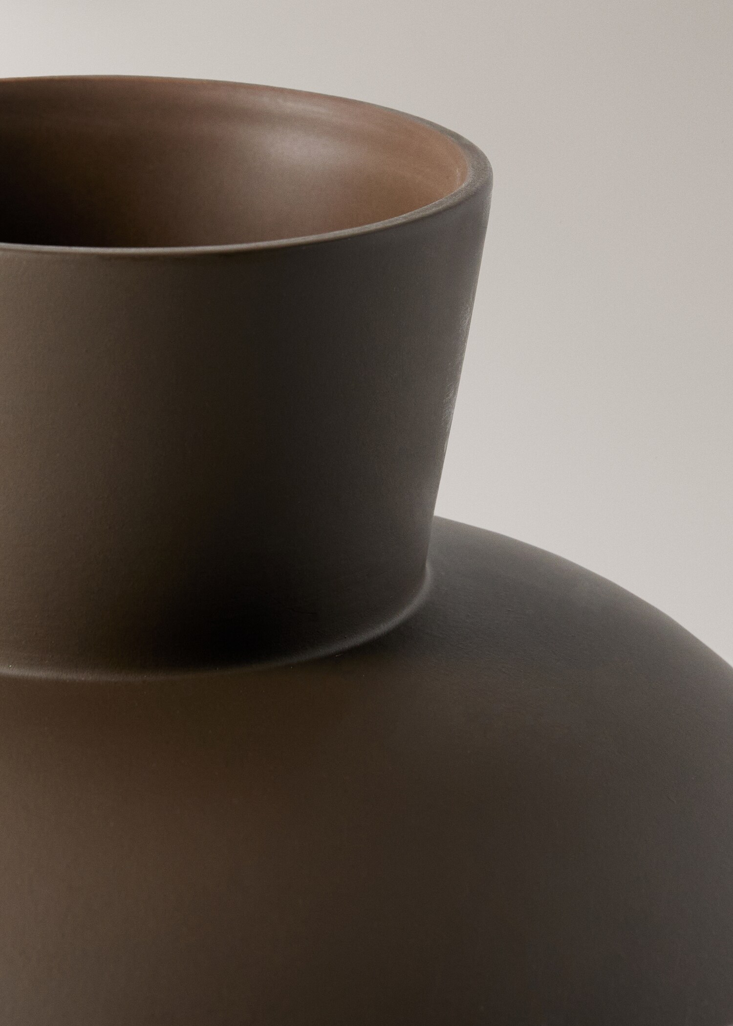 Vase otism - Details of the article 1