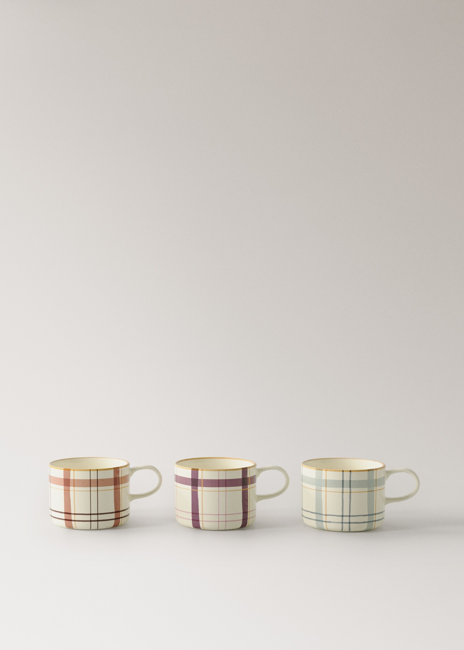 Hand-painted stoneware mug - Details of the article 4