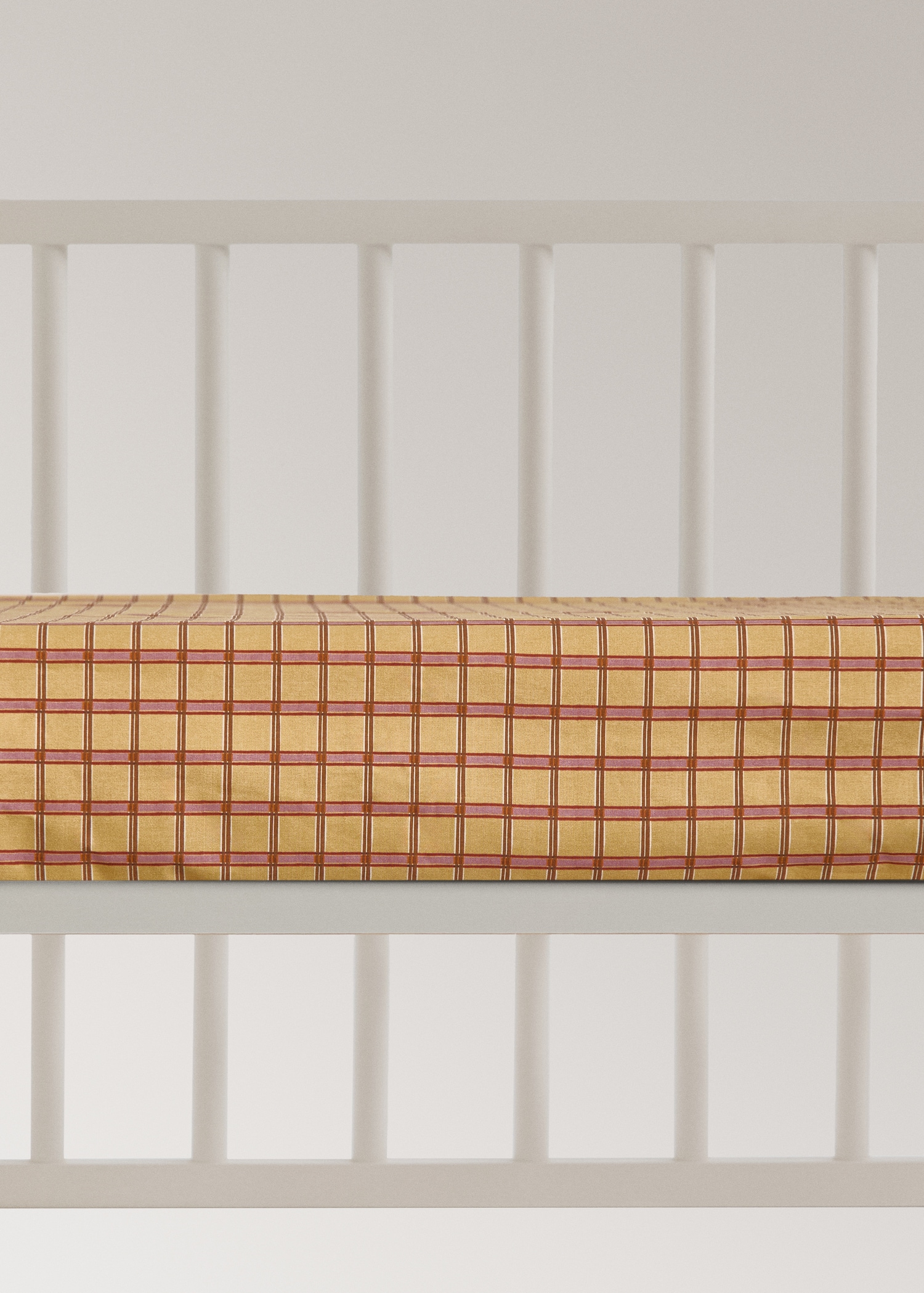 Reversible percale cotton cot fitted sheet with check pattern - Article without model