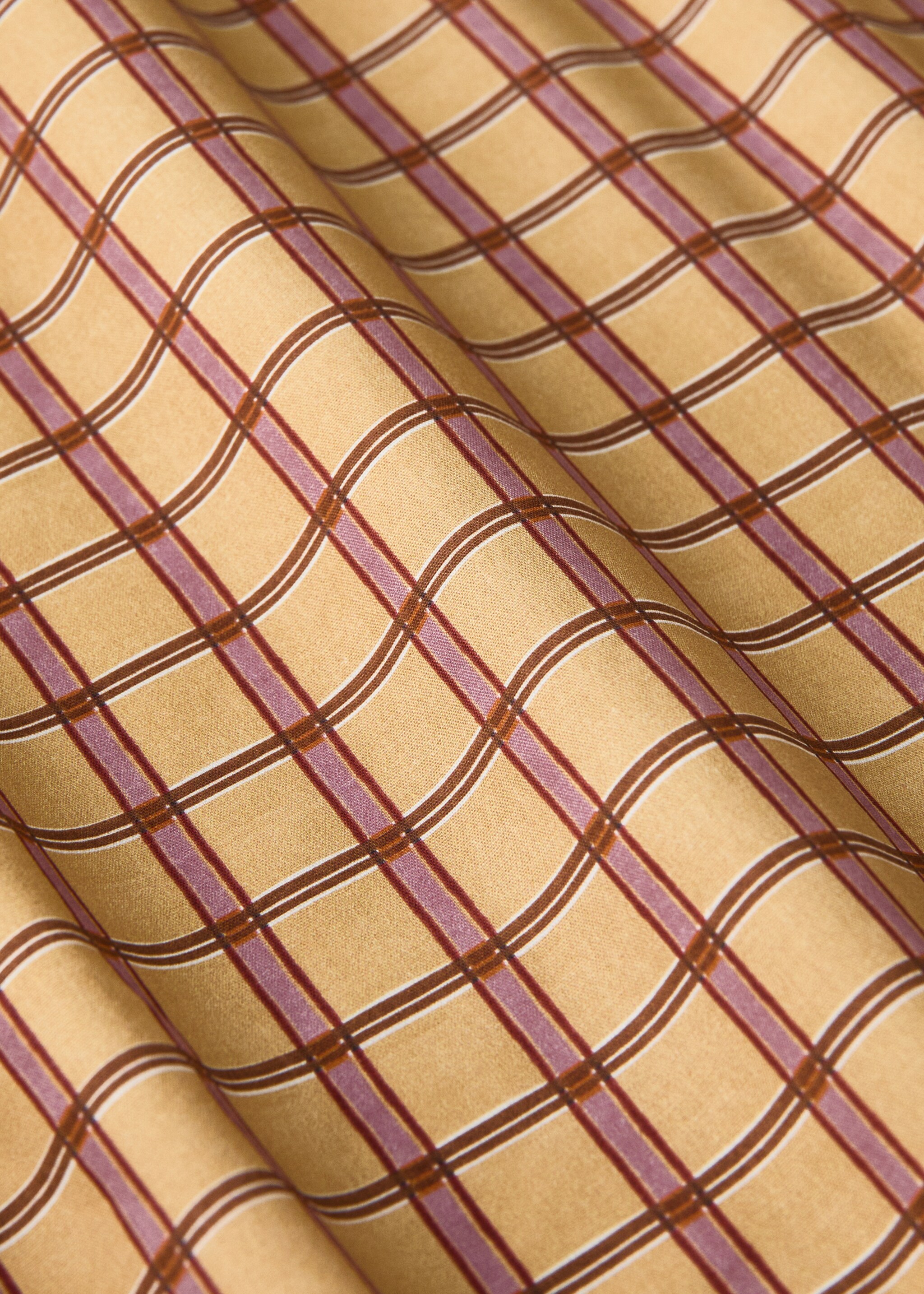 Reversible cotton percale crib fitted sheet with check pattern - Details of the article 2, Mustard. Ref: 17092037-00.