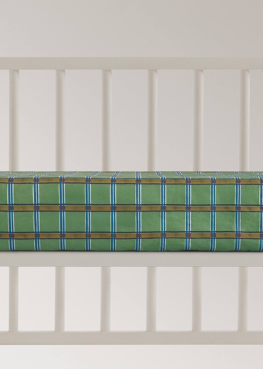 Percale cotton check-print fitted sheet for cot