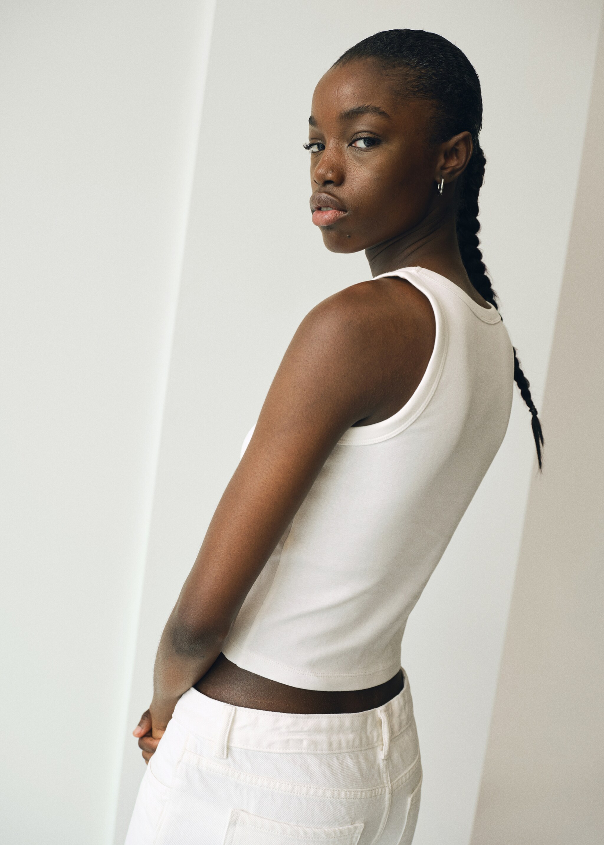 Embroidered top - Reverse of the article