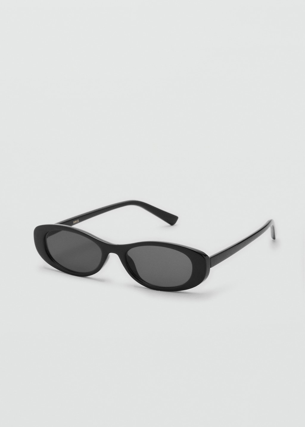 Oval-frame sunglasses