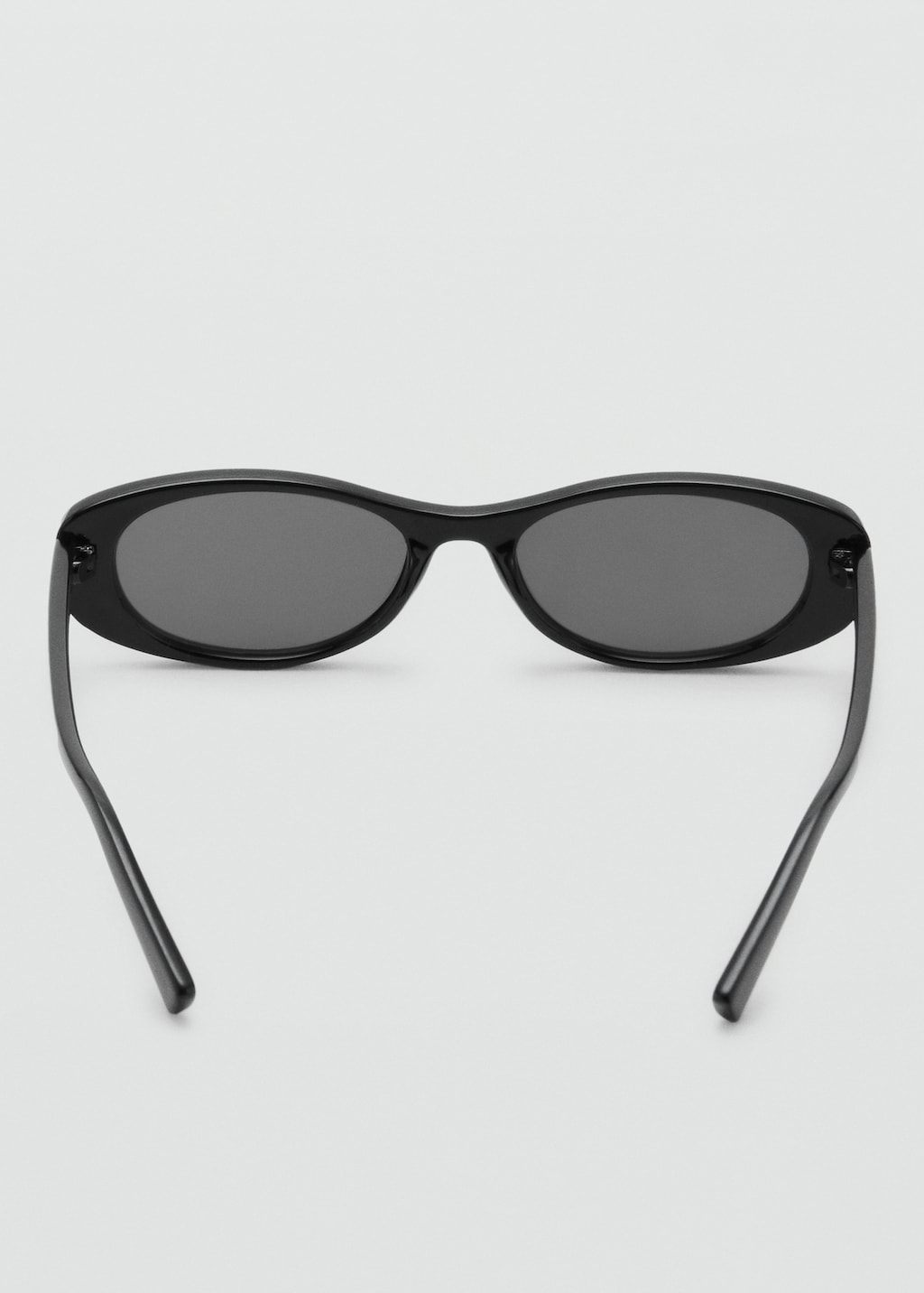 Oval-frame sunglasses