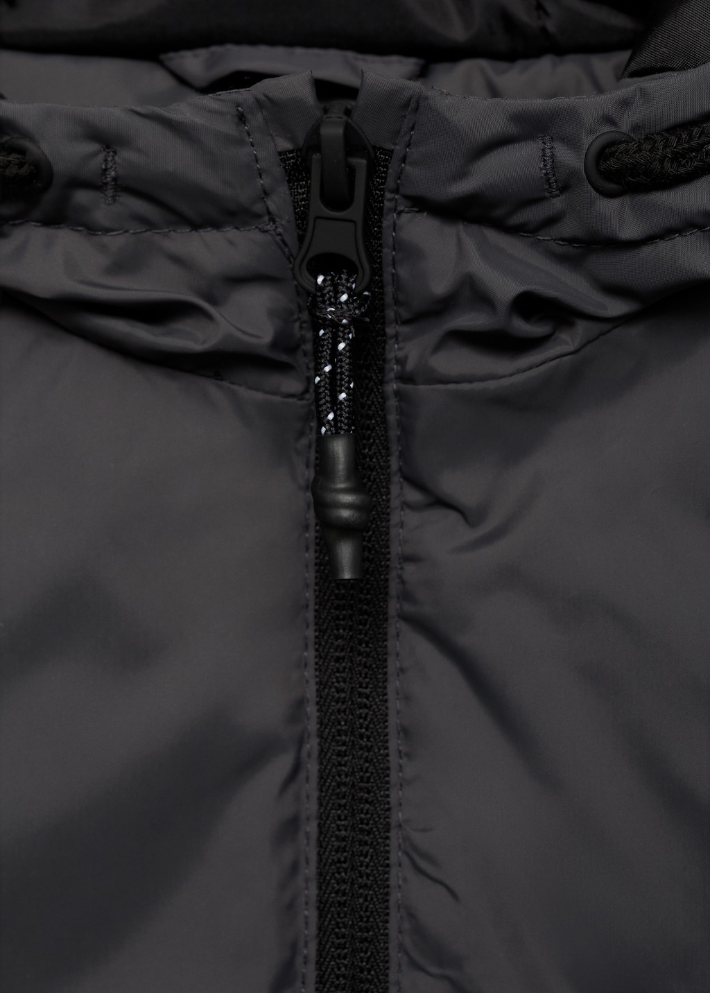 Water-repellent puffer coat
