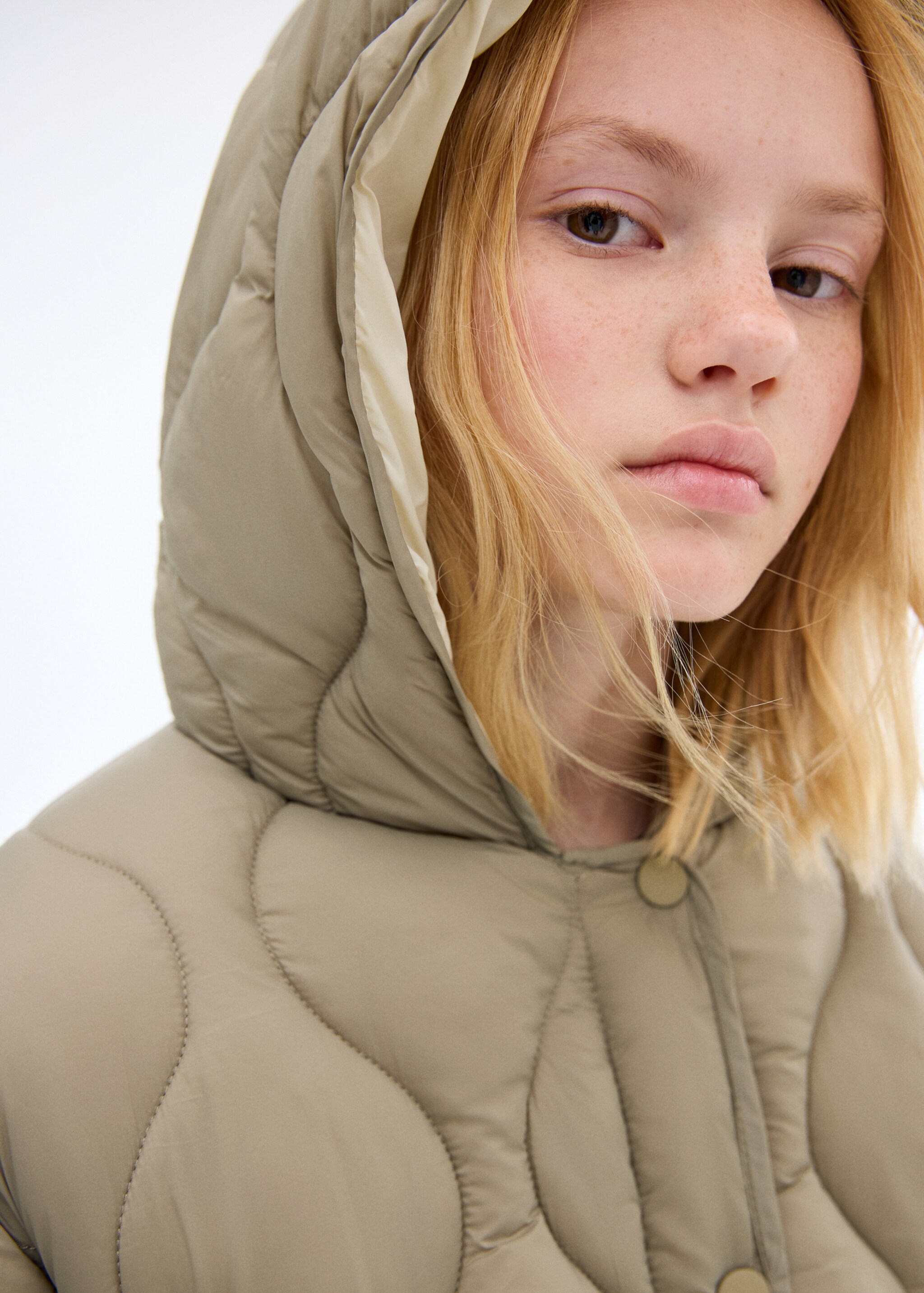 Hood quilted coat - Details of the article 1