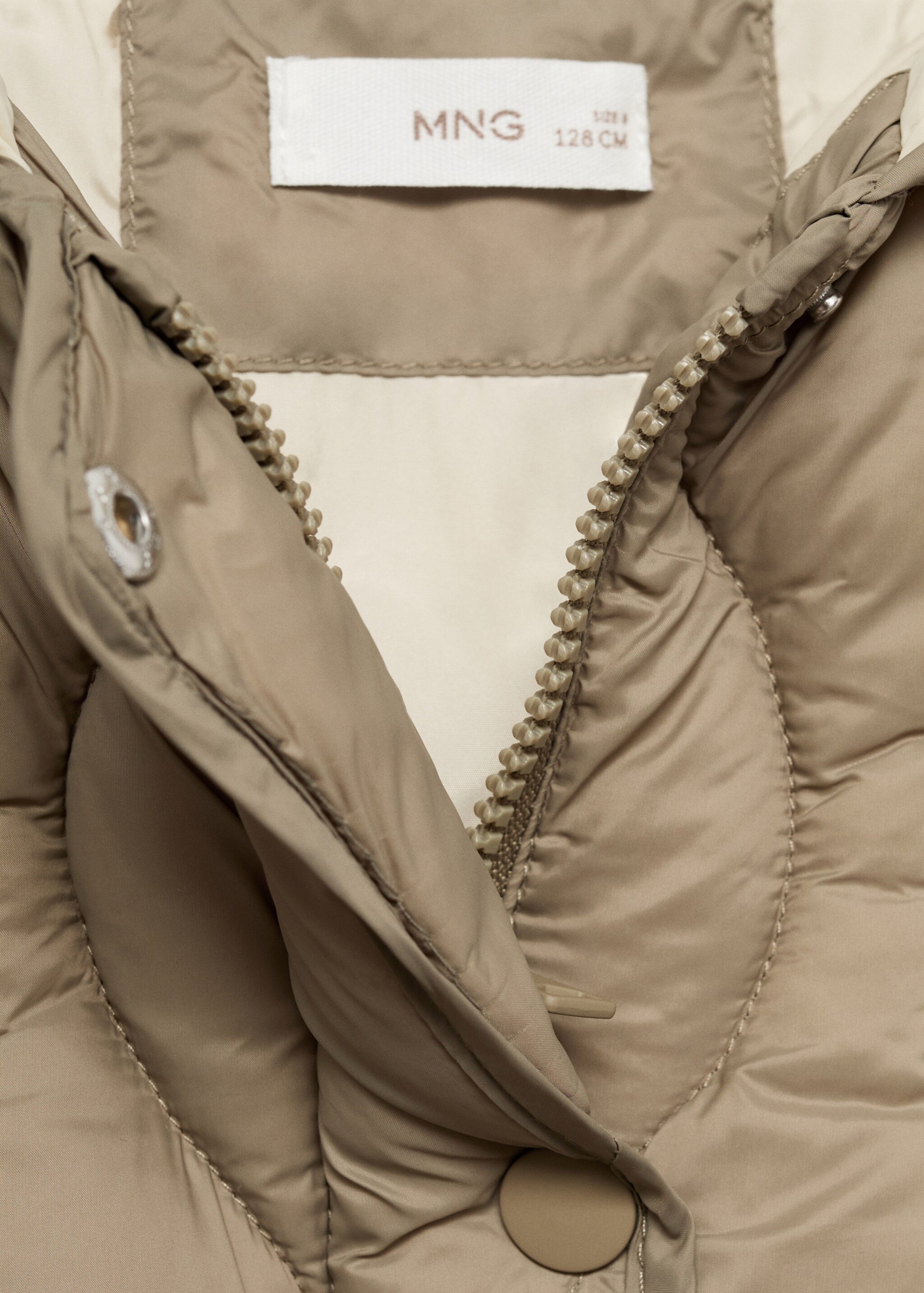 Hood quilted coat - Details of the article 8