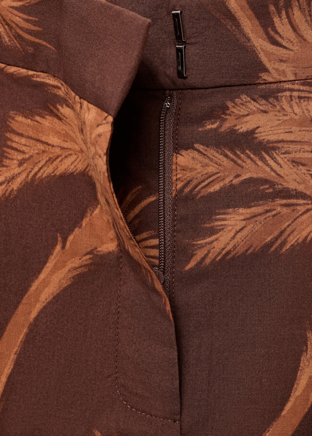 Cotton bermuda shorts with palm-tree print