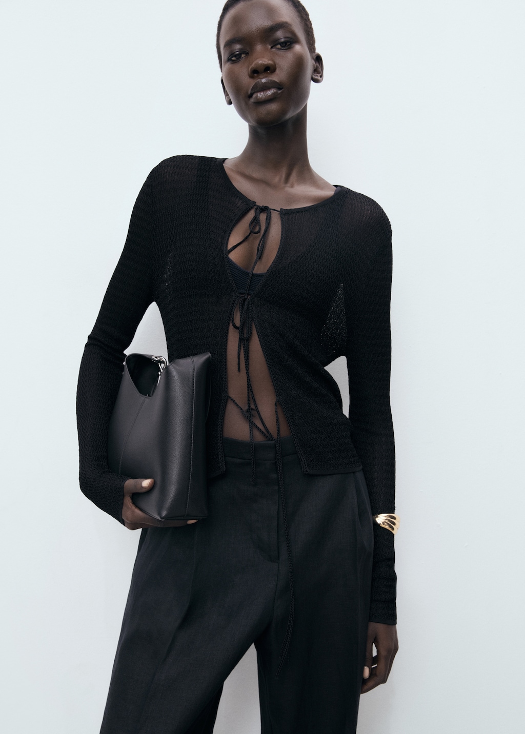 Knitted cardigan with ties