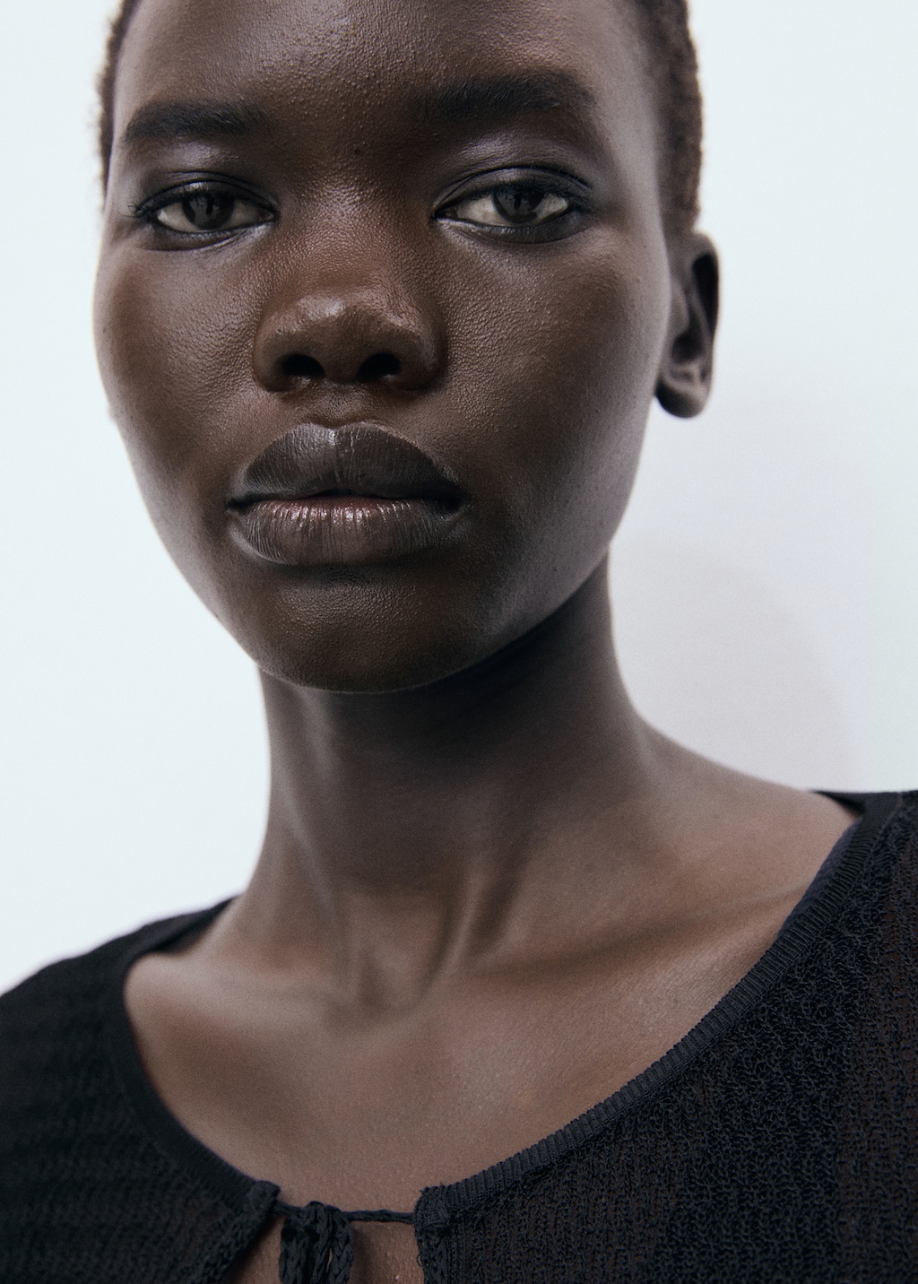 Knitted cardigan with ties