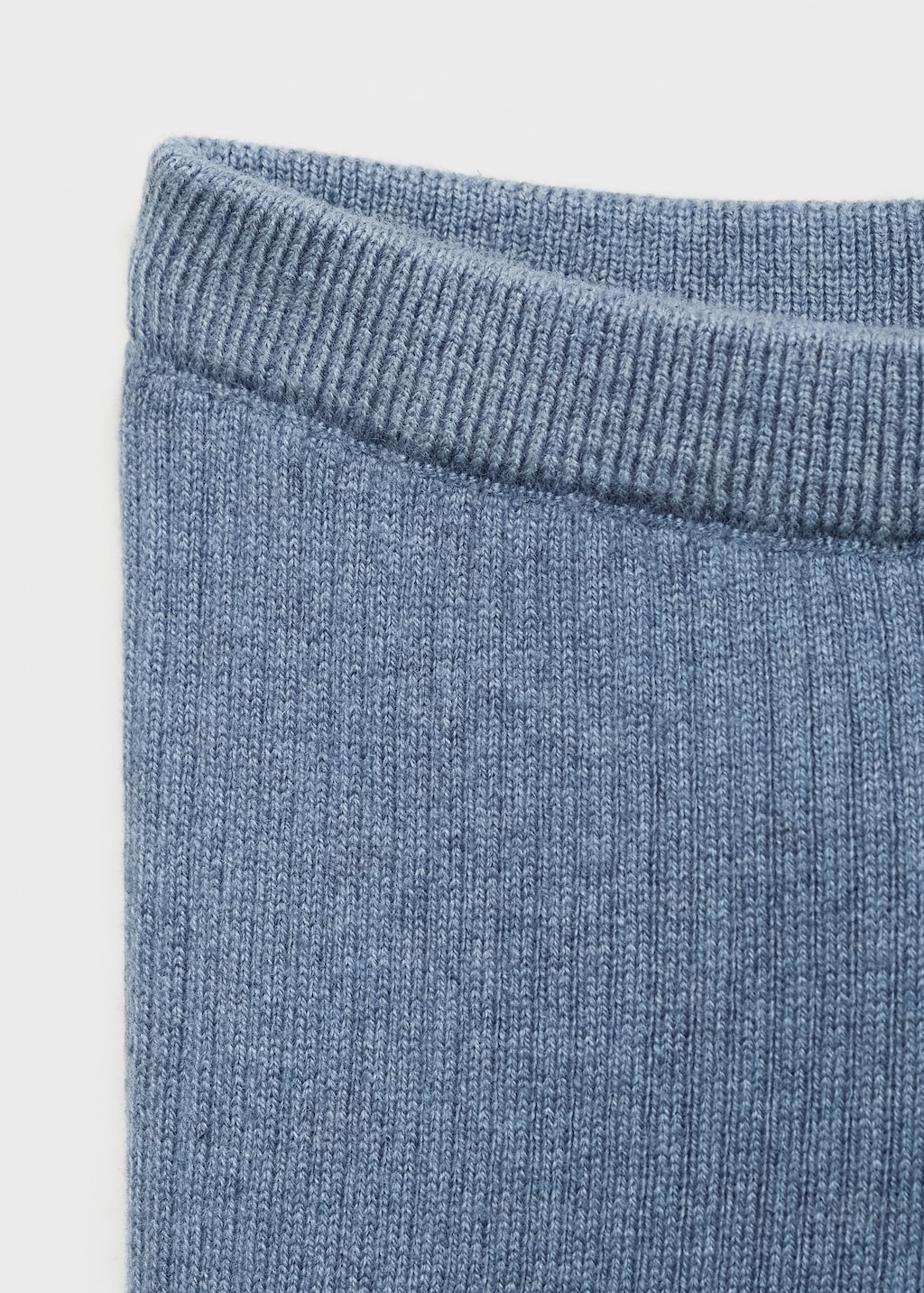 Ribbed knitted leggings