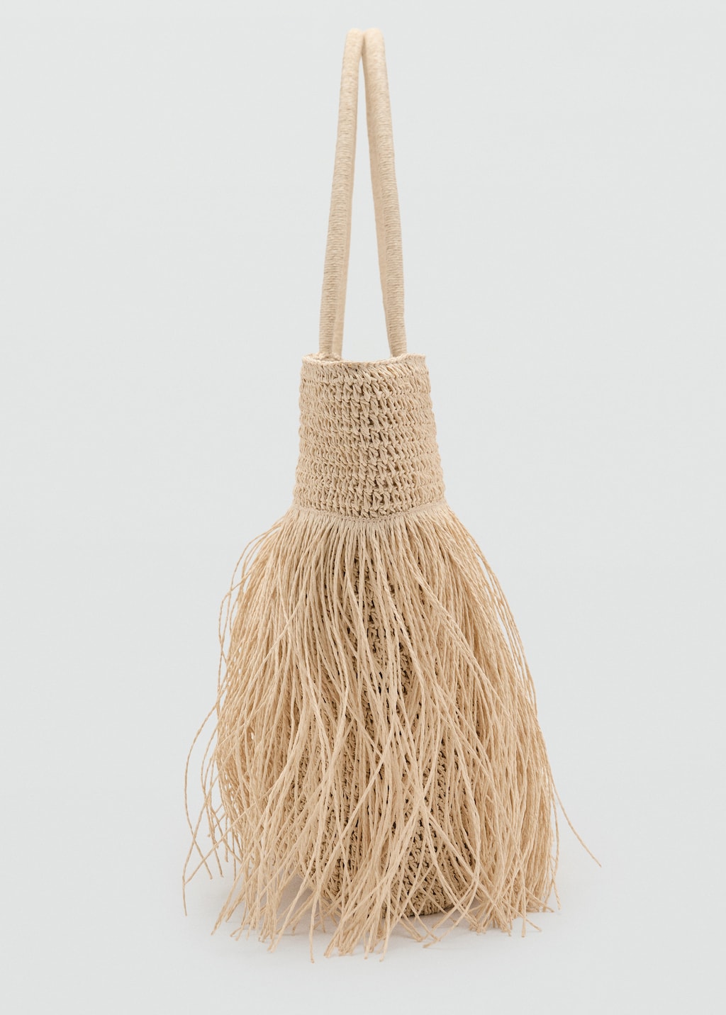 Natural fiber shopper bag with tassels