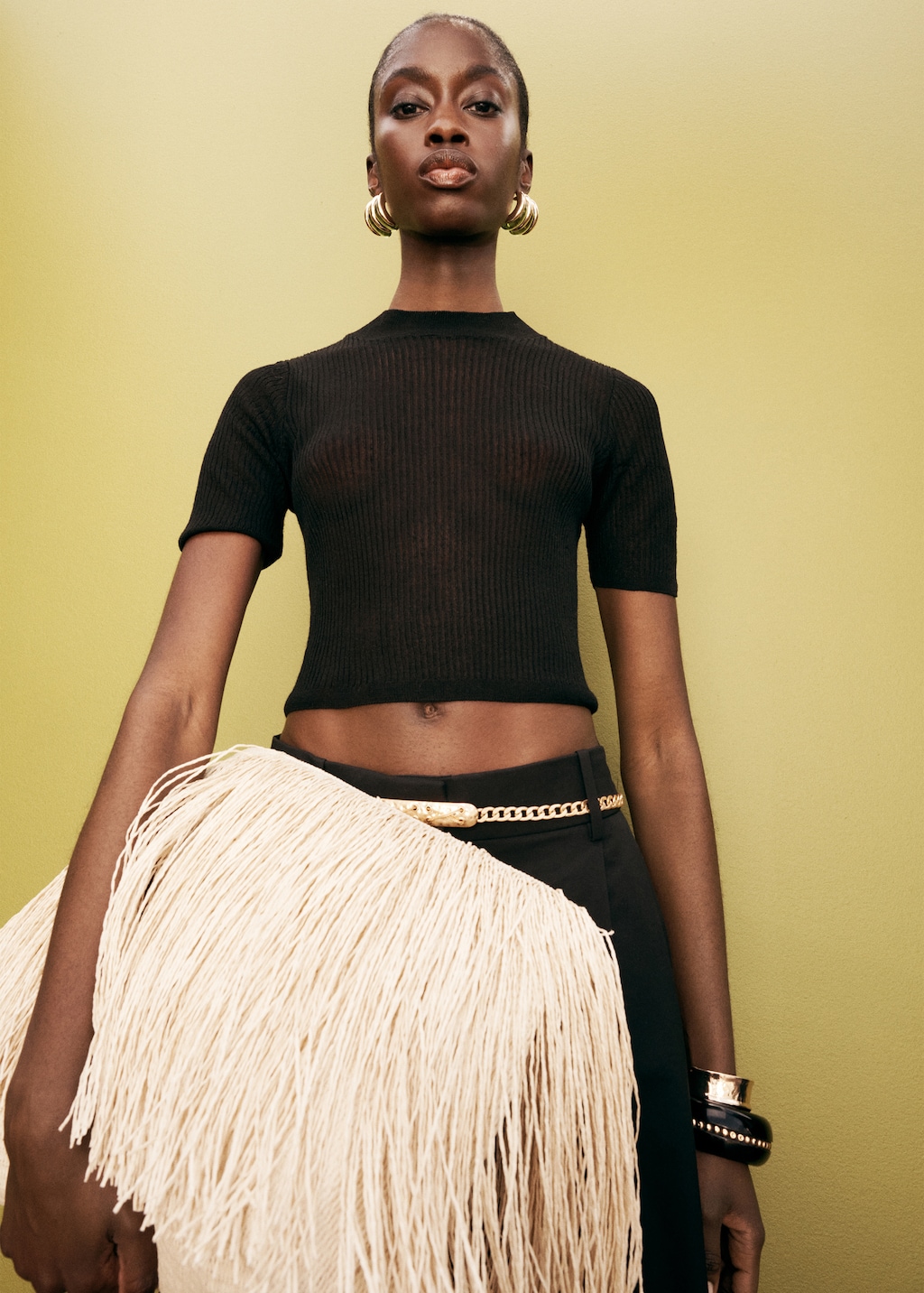 Natural fiber shopper bag with tassels