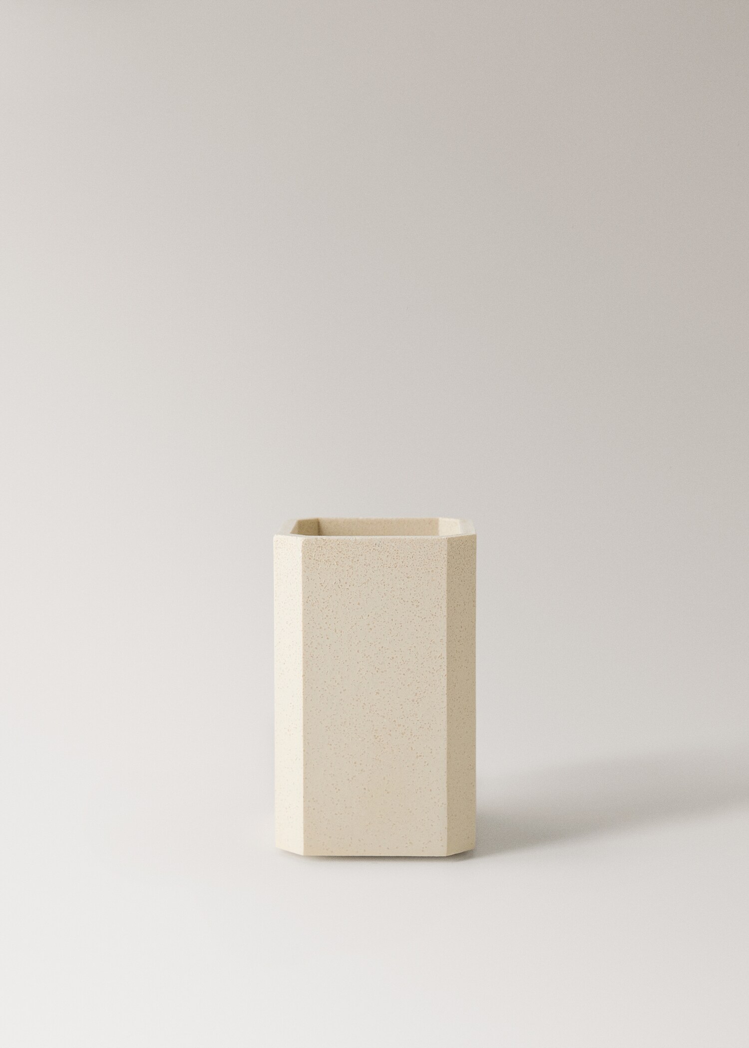Square resin bathroom tumbler - Article without model
