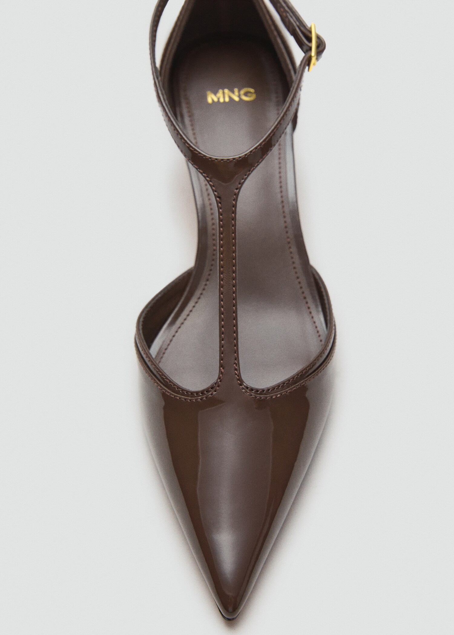 Kitten-heel patent leather shoes - Details of the article 2