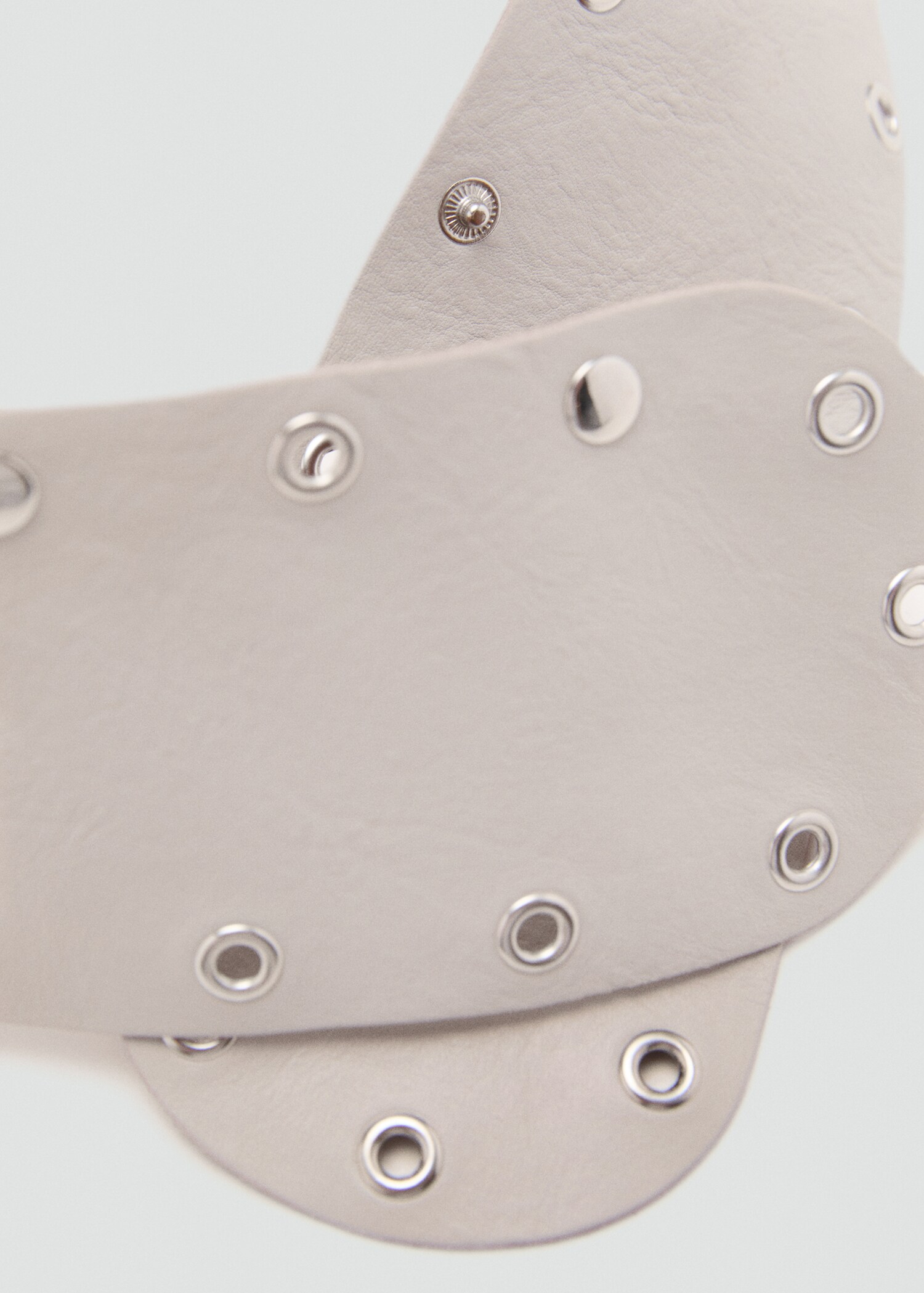Cinturó de pell amb eyelets - Detall de l'article 1