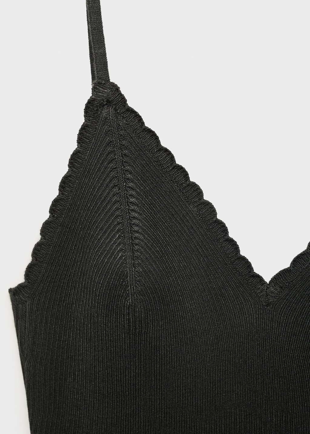 Knitted top with waves