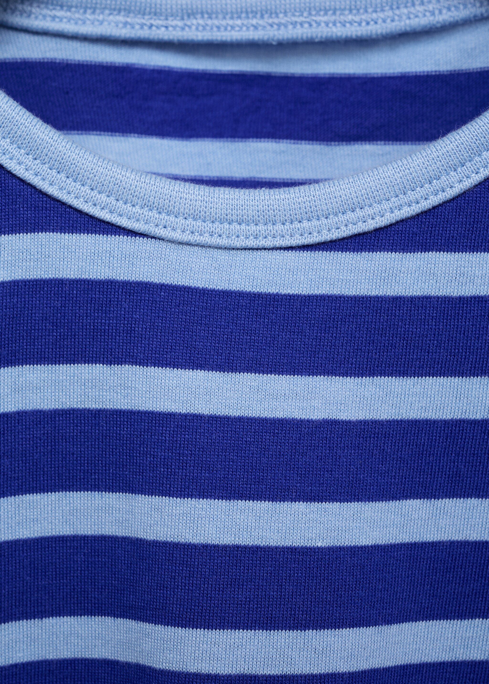 T-shirt cut-out à rayures - Détail de l'article 0