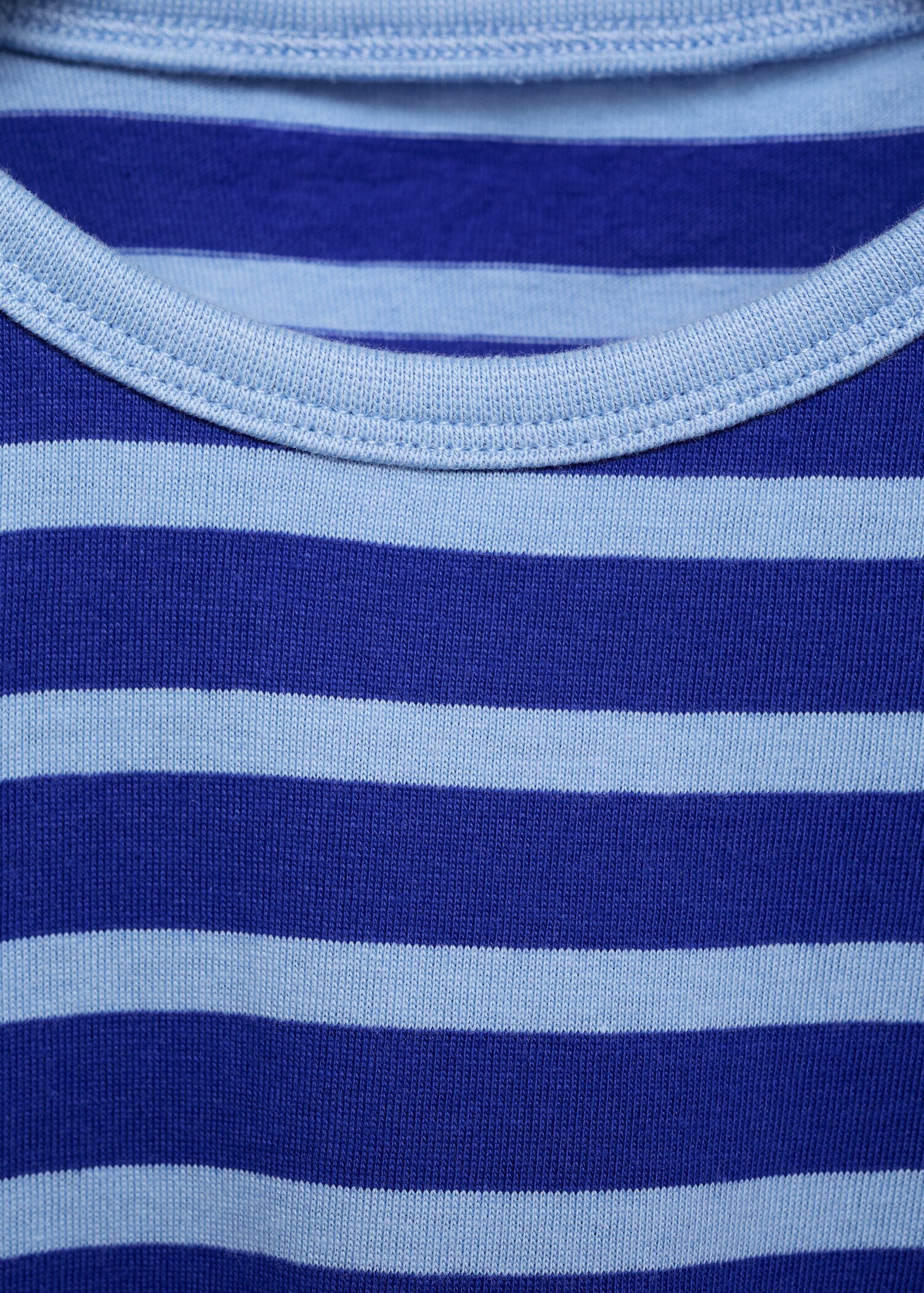 T-shirt cut-out à rayures - Détail de l'article 0