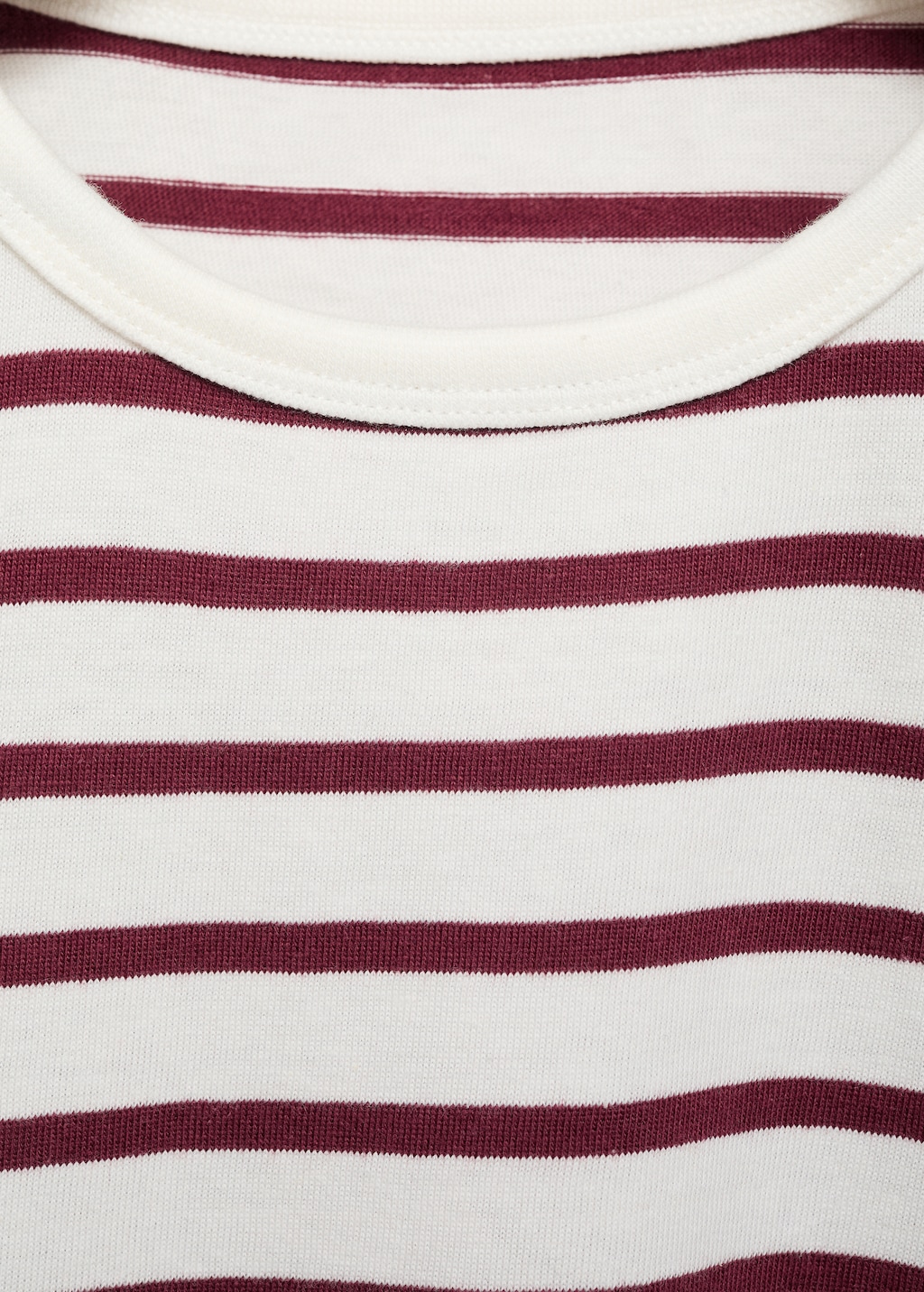 Striped t-shirt with cut-out