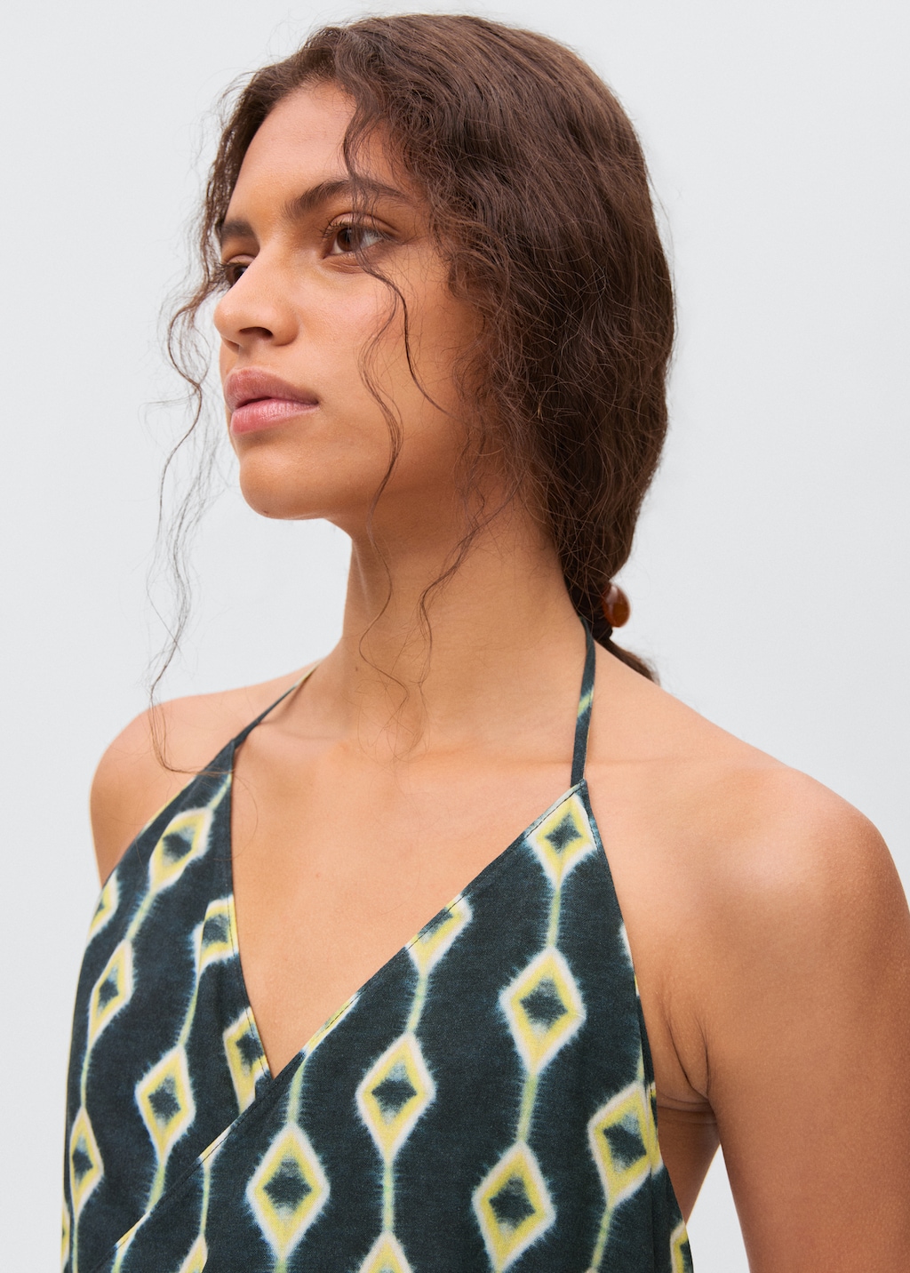 Halter-neck crossover top