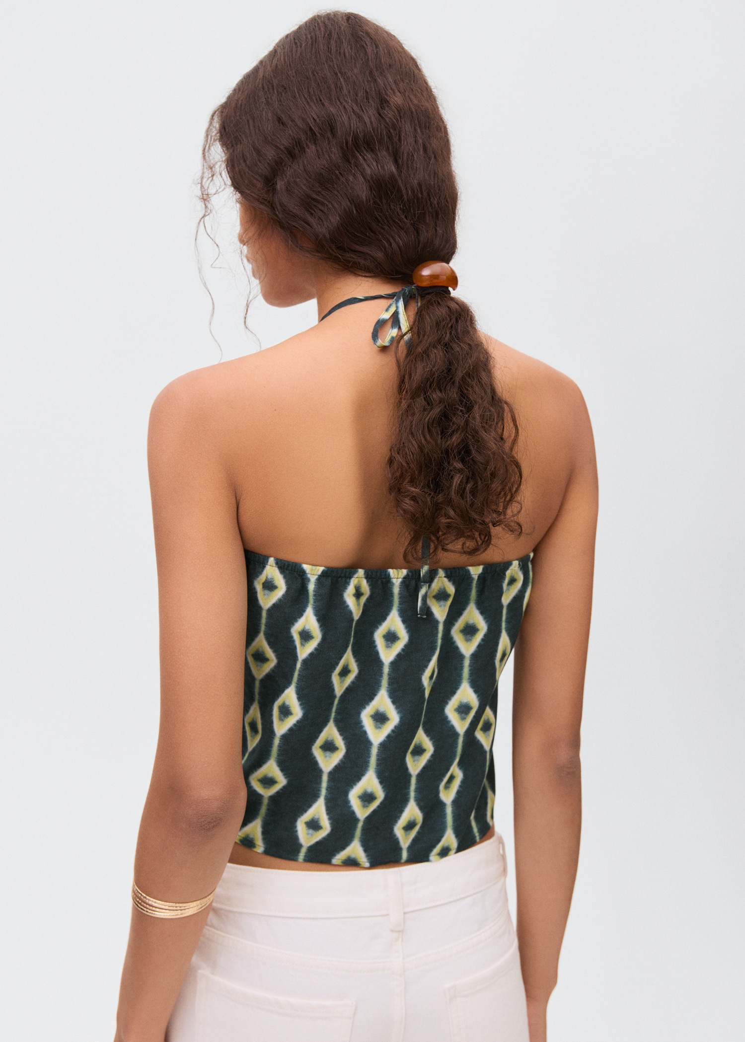 Halter-neck crossover top - Reverse of the article