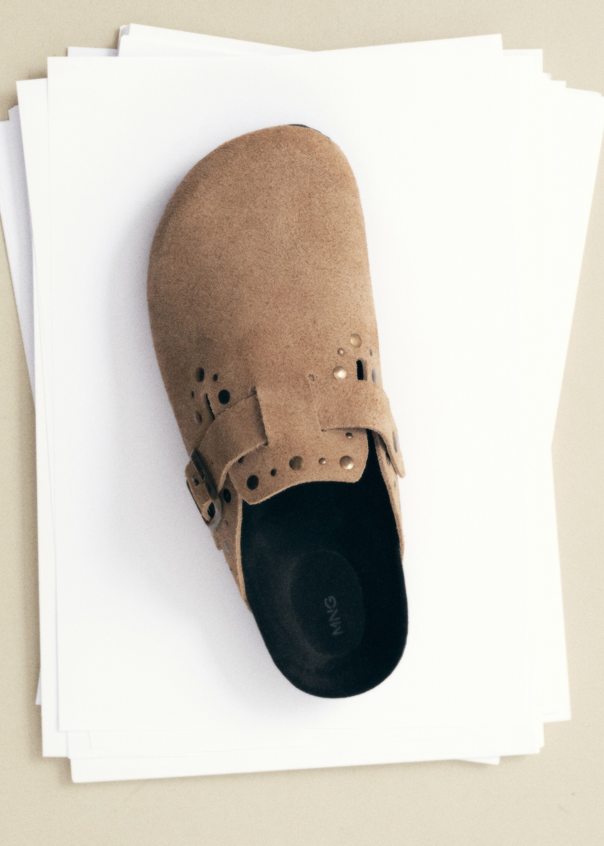 Studded leather clog - Details of the article 5, Medium Brown. Ref: 17093294-00.