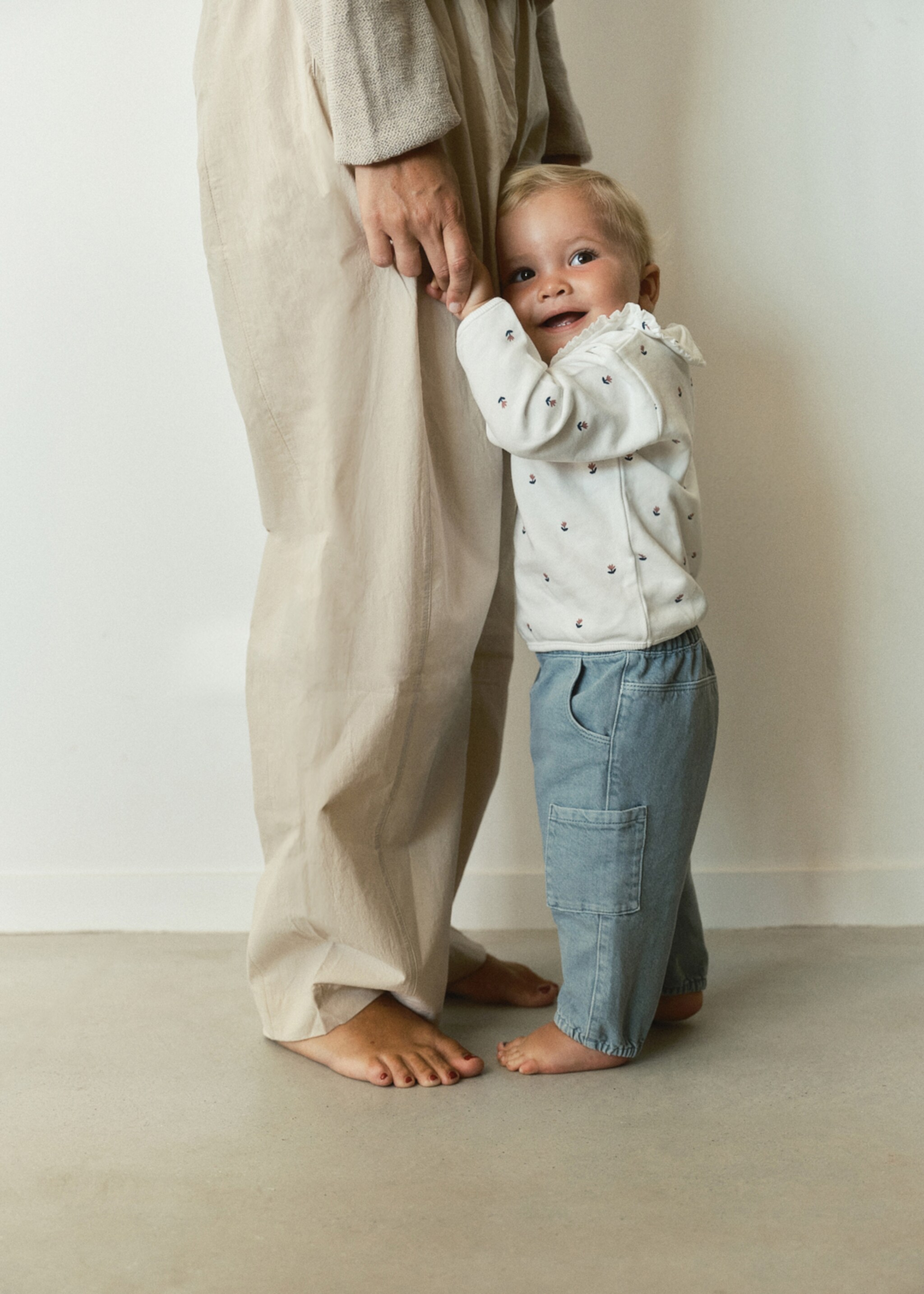 Cotton cargo trousers - Details of the article 5, Green. Ref: 17093302-00.