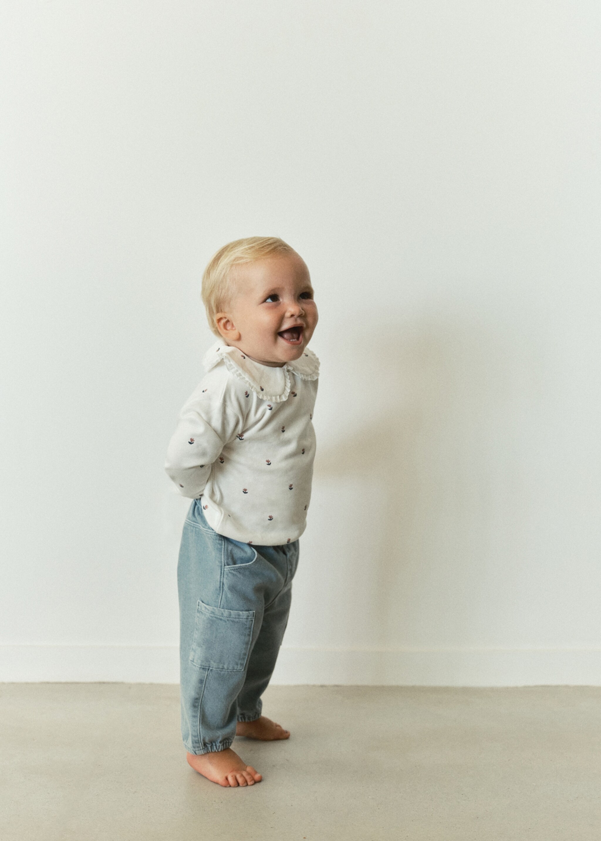 Cotton cargo trousers - Details of the article 6, Green. Ref: 17093302-00.