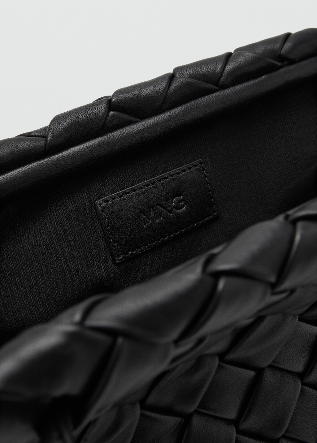 Braided leather shoulder bag