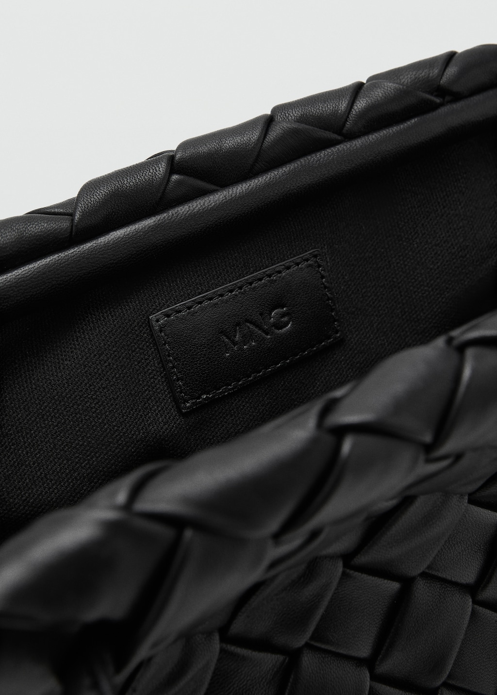 Braided leather shoulder bag