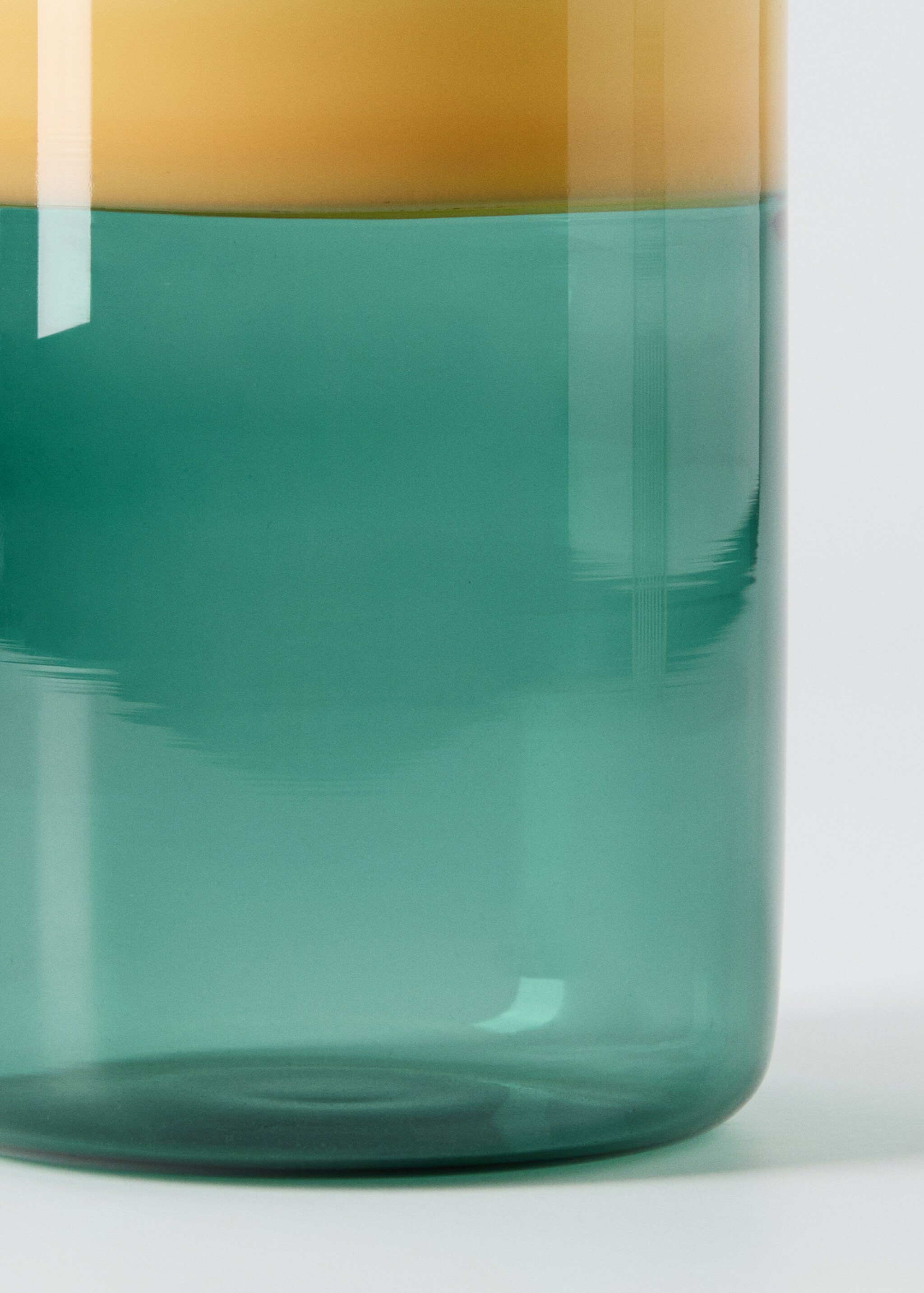 Borosilicate coloured glass vase - Details of the article 3, Green. Ref: 17093309-00.